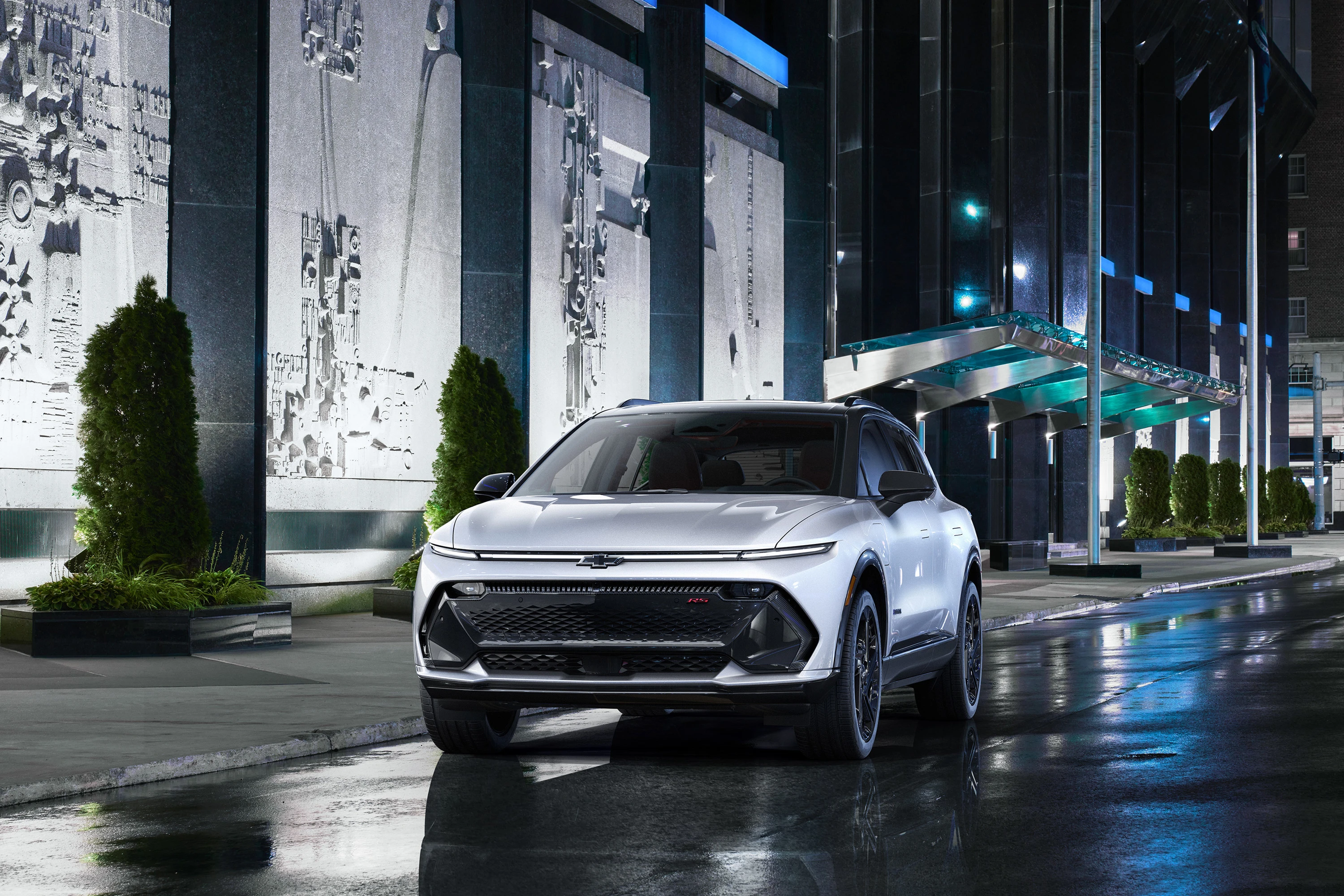 Chevrolet Equinox EV AWD headlights view