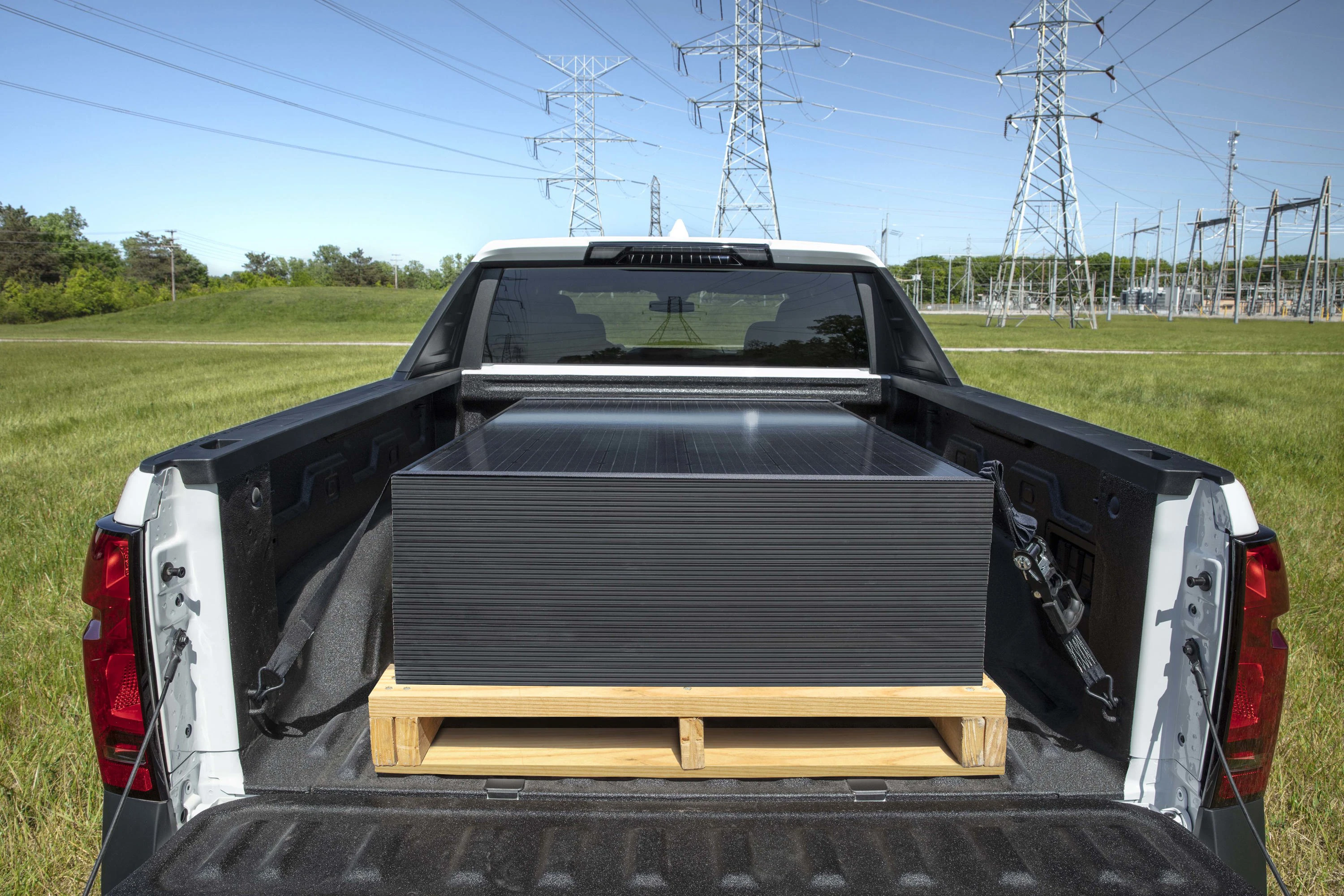 Chevrolet Silverado EV 4WT trunk view