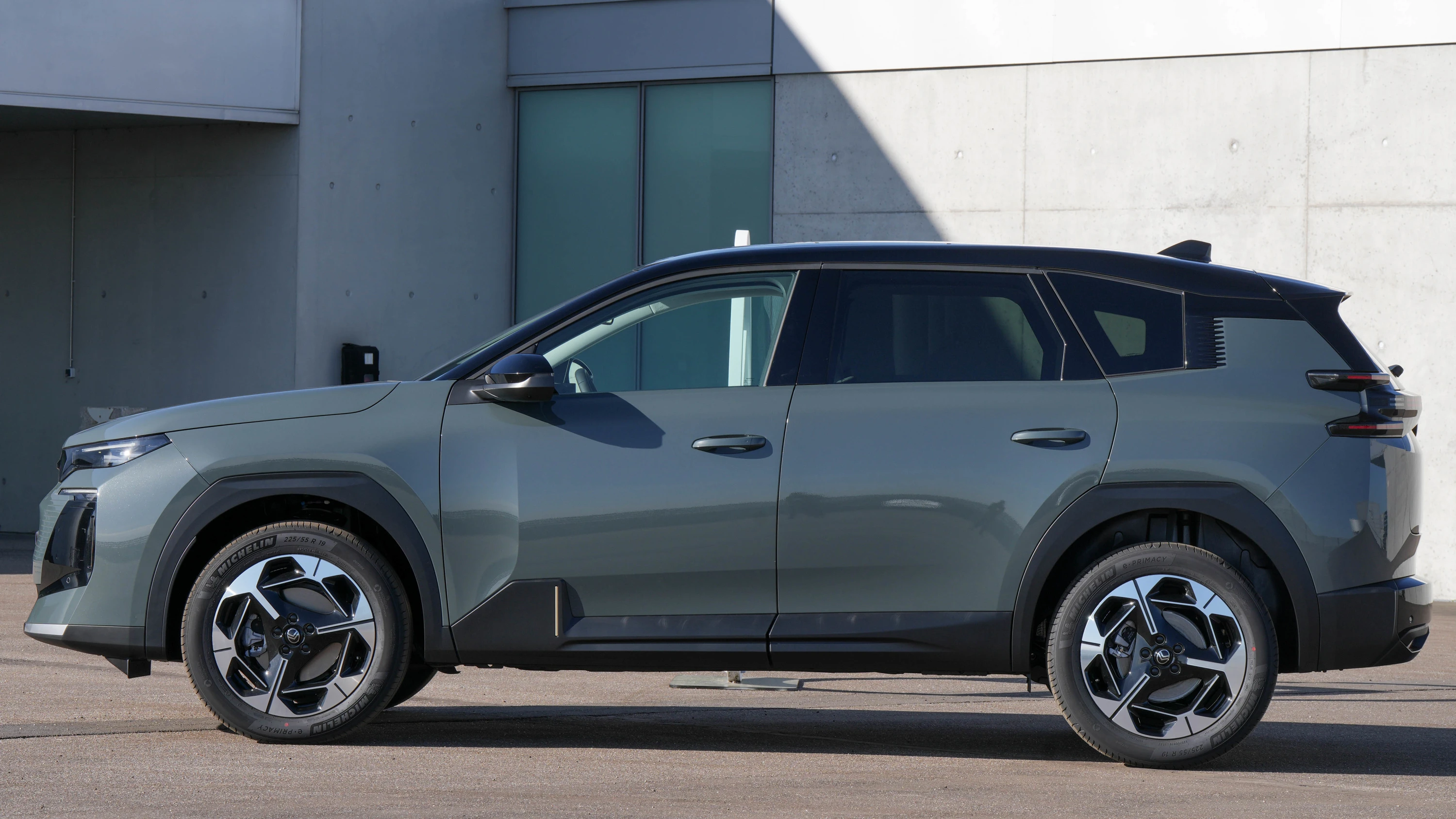 Citroën ë-C5 Aircross Long Range exterior view