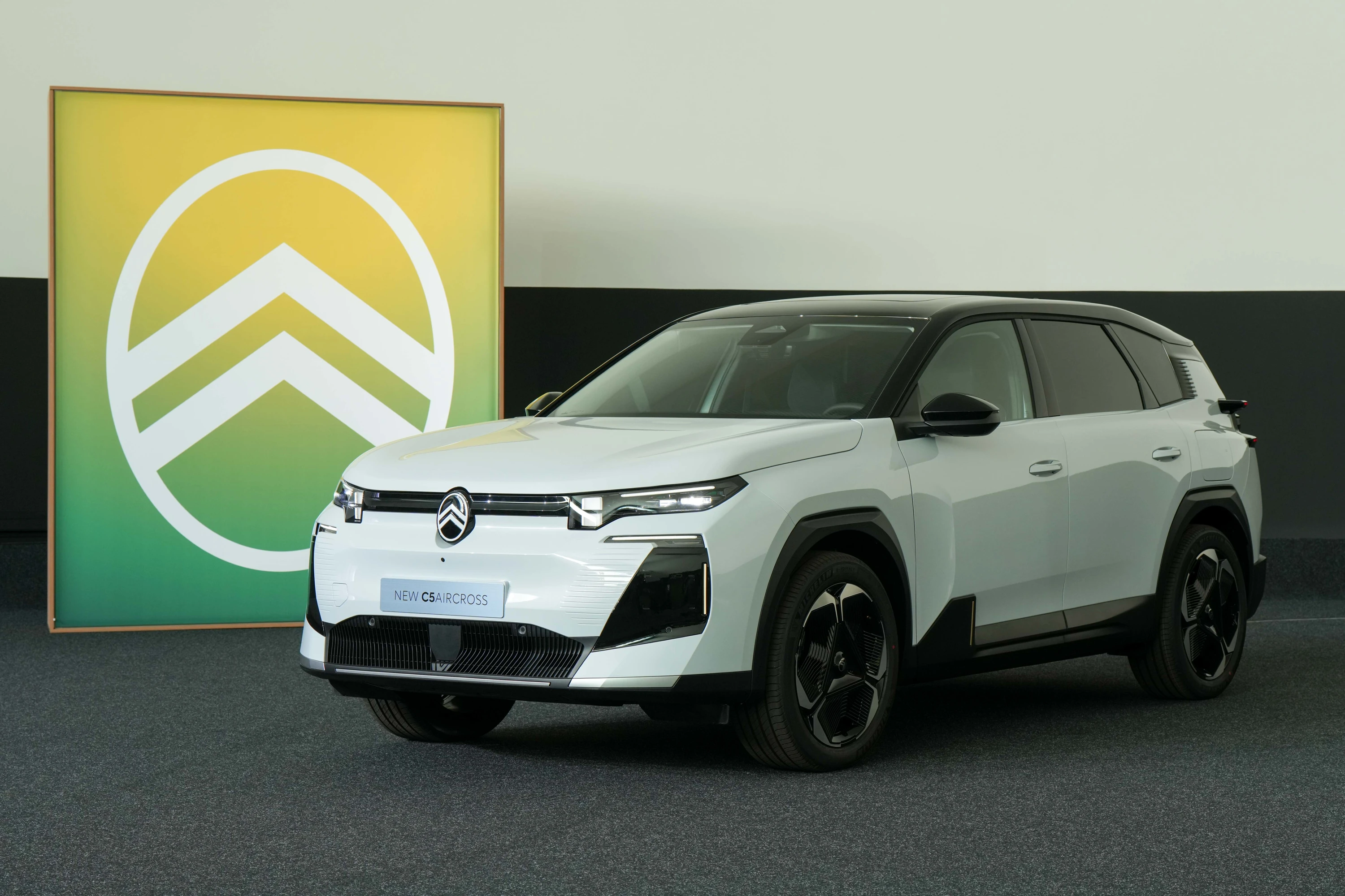 Citroën ë-C5 Aircross Long Range exterior view