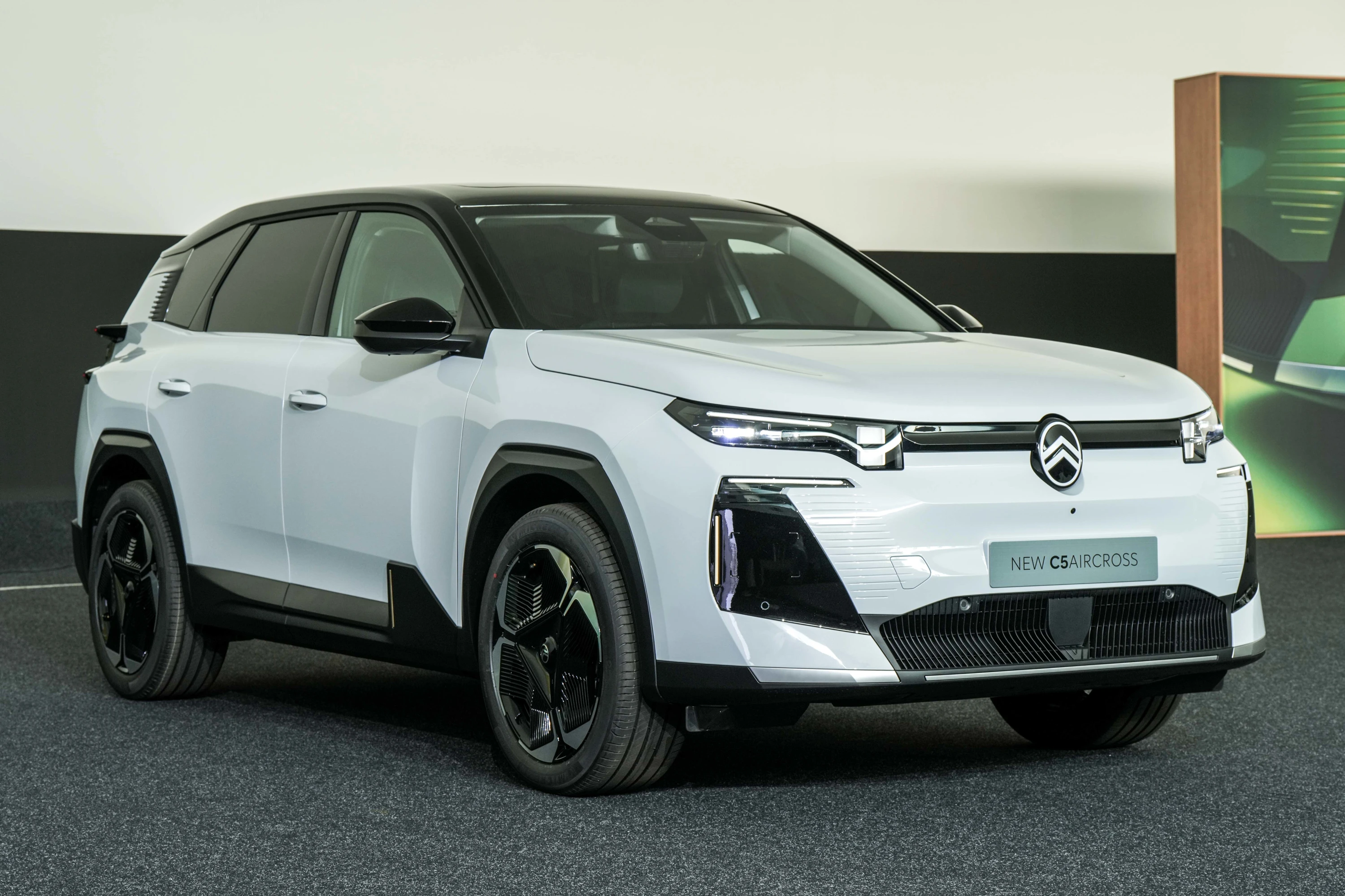 Citroën ë-C5 Aircross Long Range exterior view