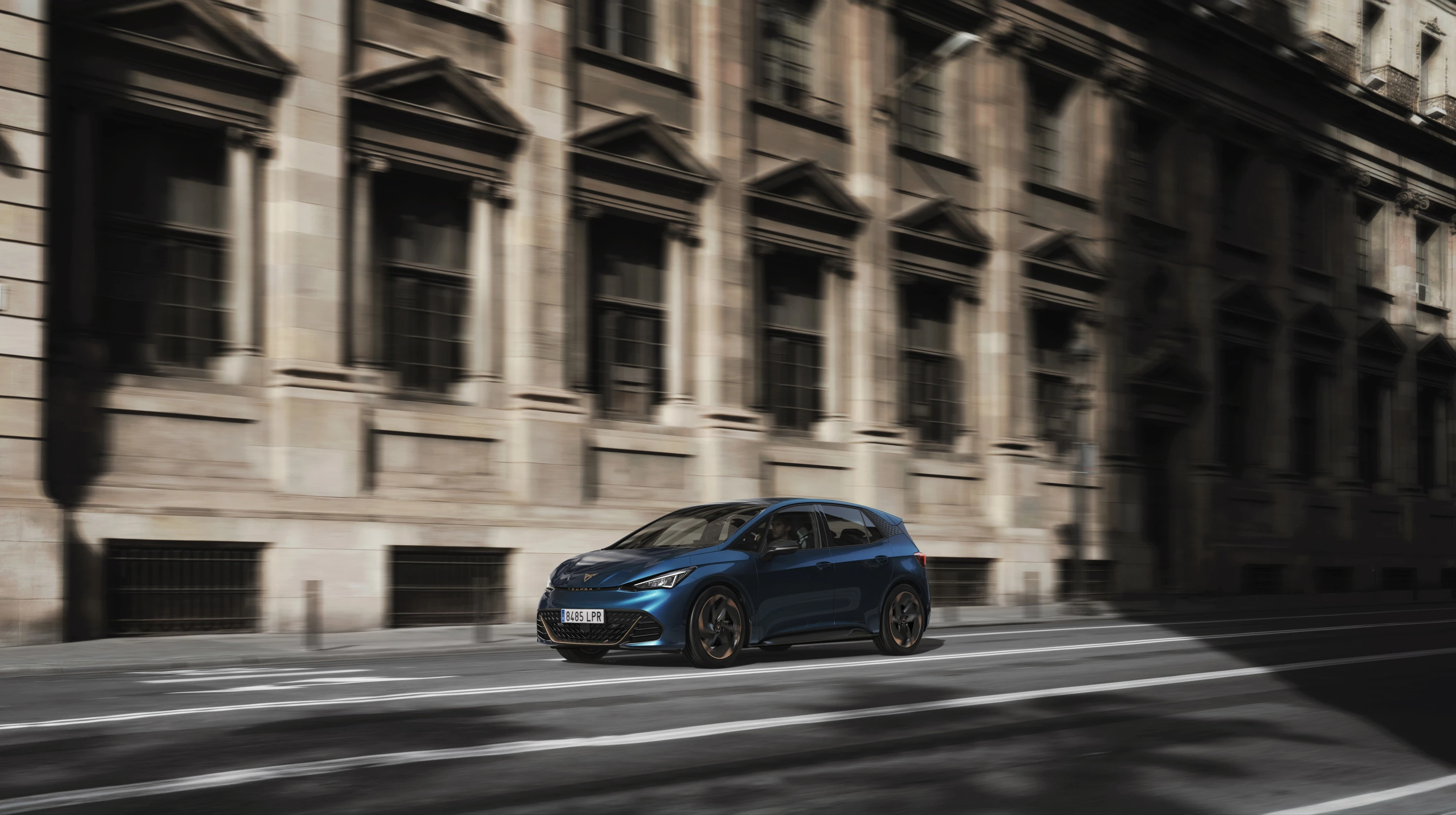 CUPRA BORN 58 exterior view