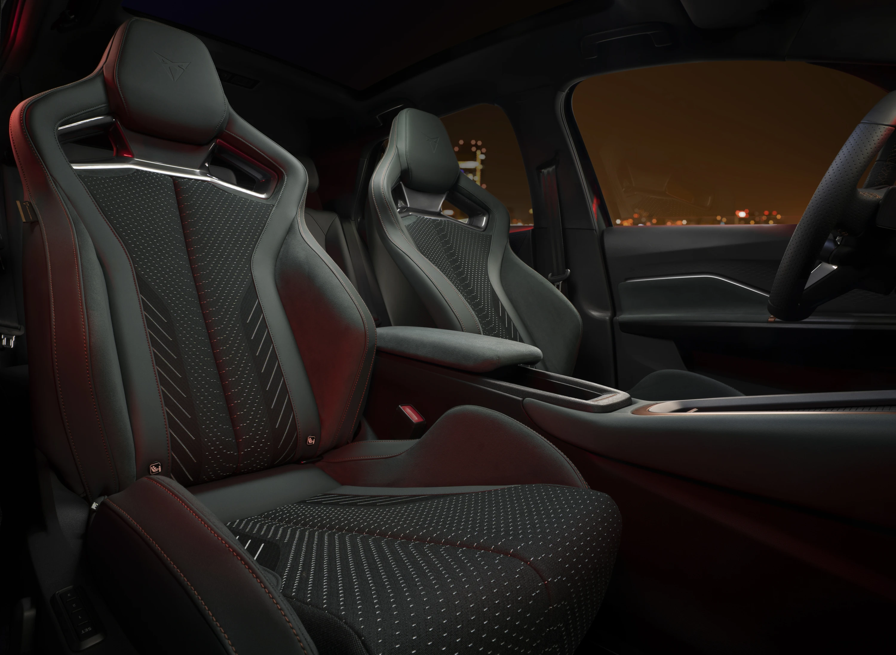 CUPRA BORN VZ frontseats view
