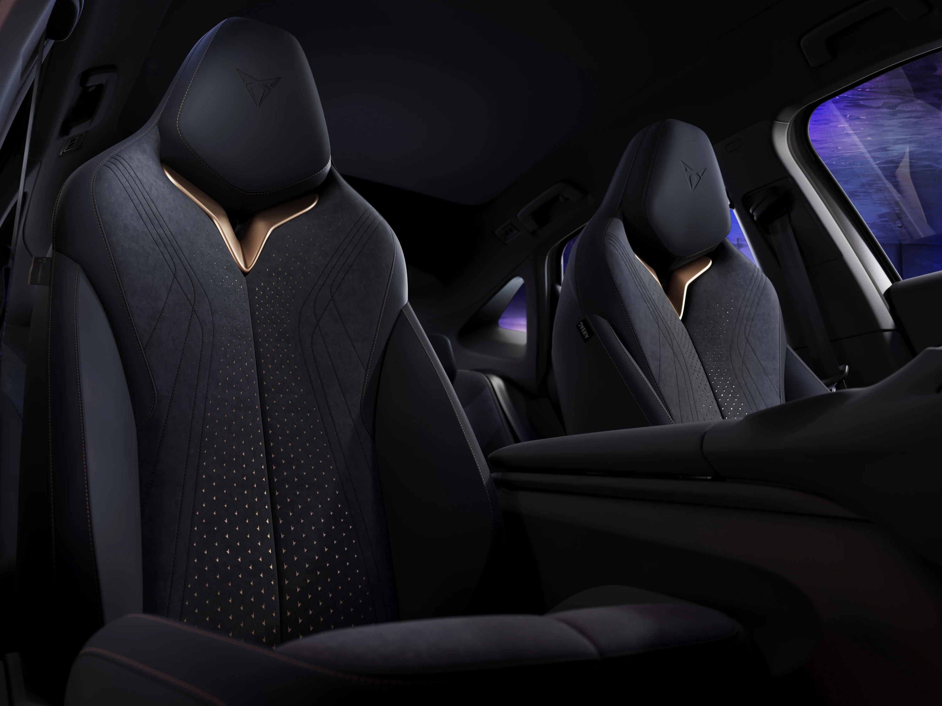 CUPRA Tavascan VZ frontseats view