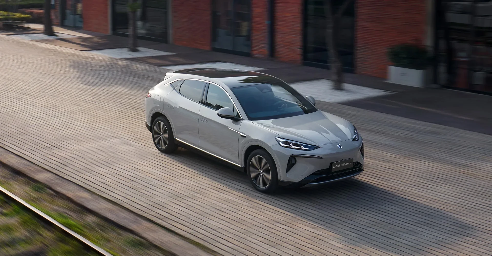 Denza N7 91.4 kWh AWD electric vehicle variant