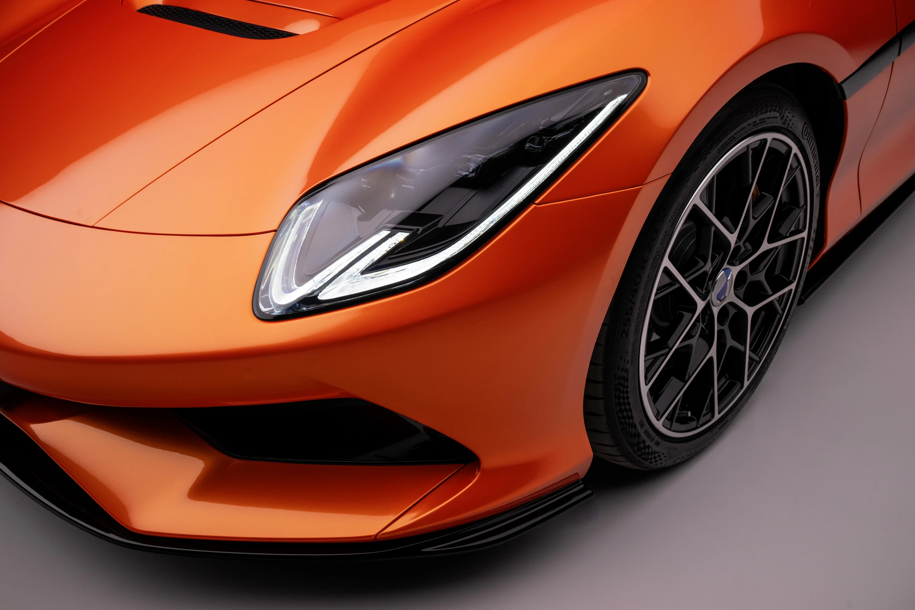 Denza Z Coupe headlights view