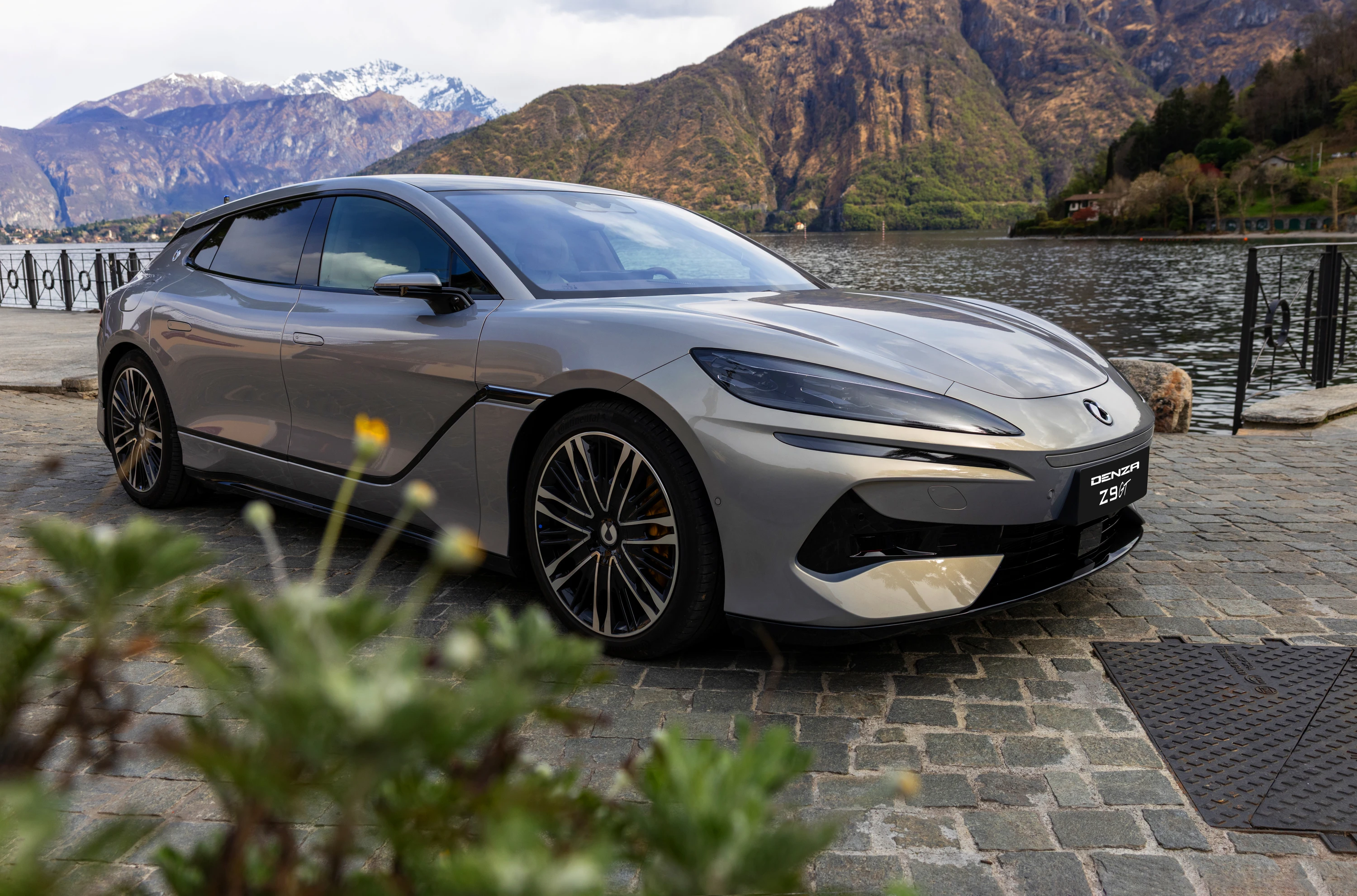 Denza Z9 GT 122 kWh electric vehicle exterior