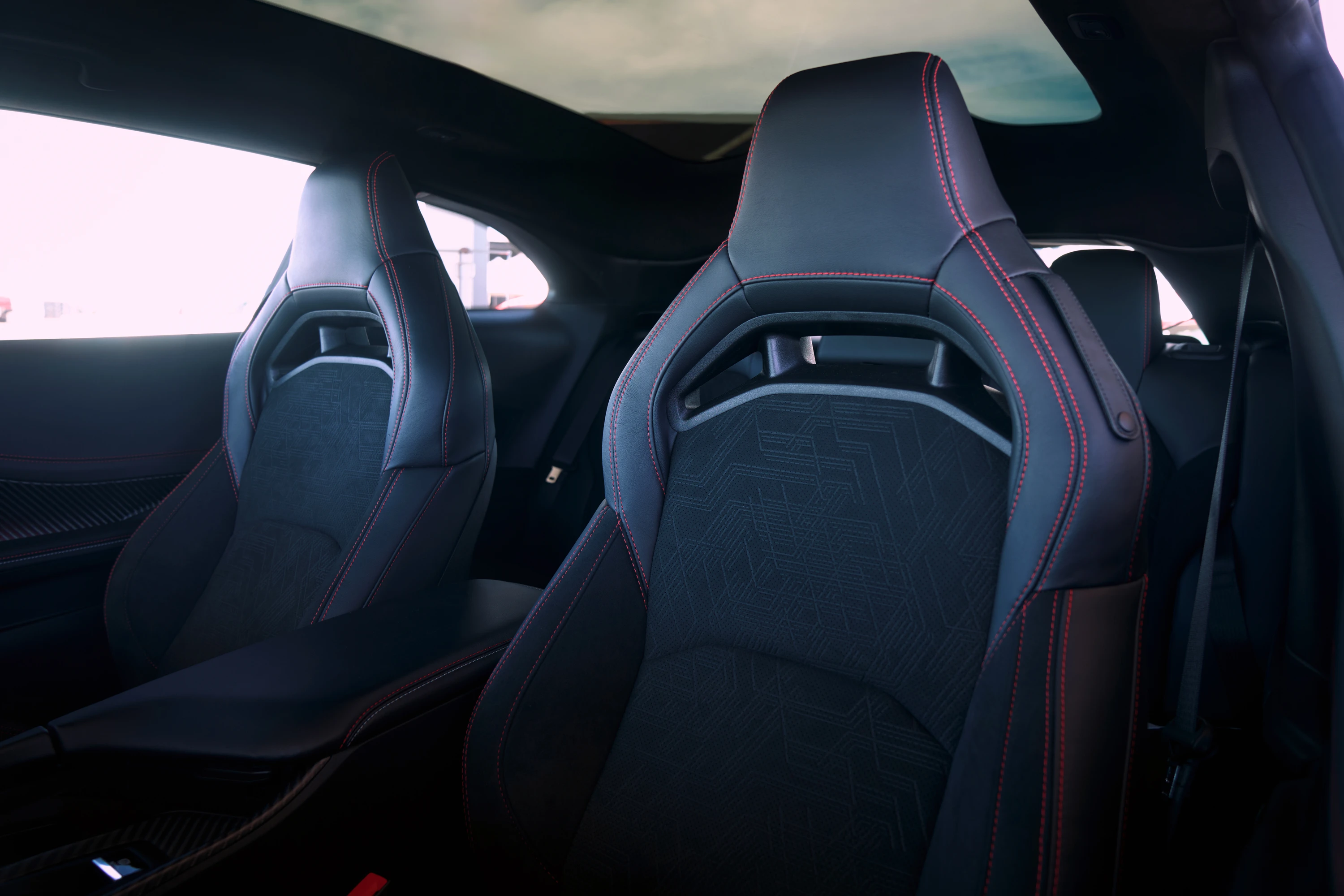 Dodge Charger Daytona Scat Pack AWD 2D frontseats view
