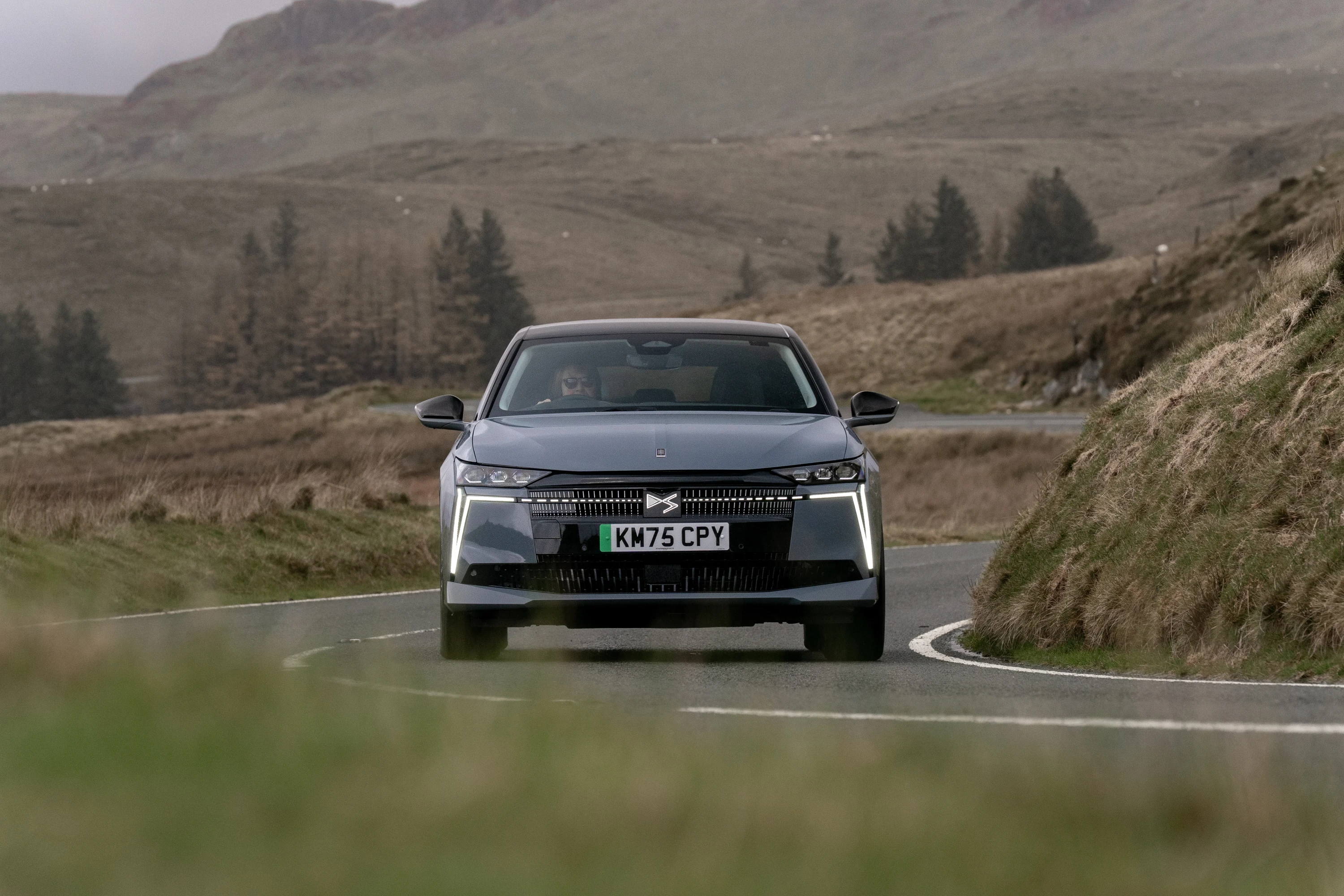 DS N°4 E-Tense 58 kWh exterior view