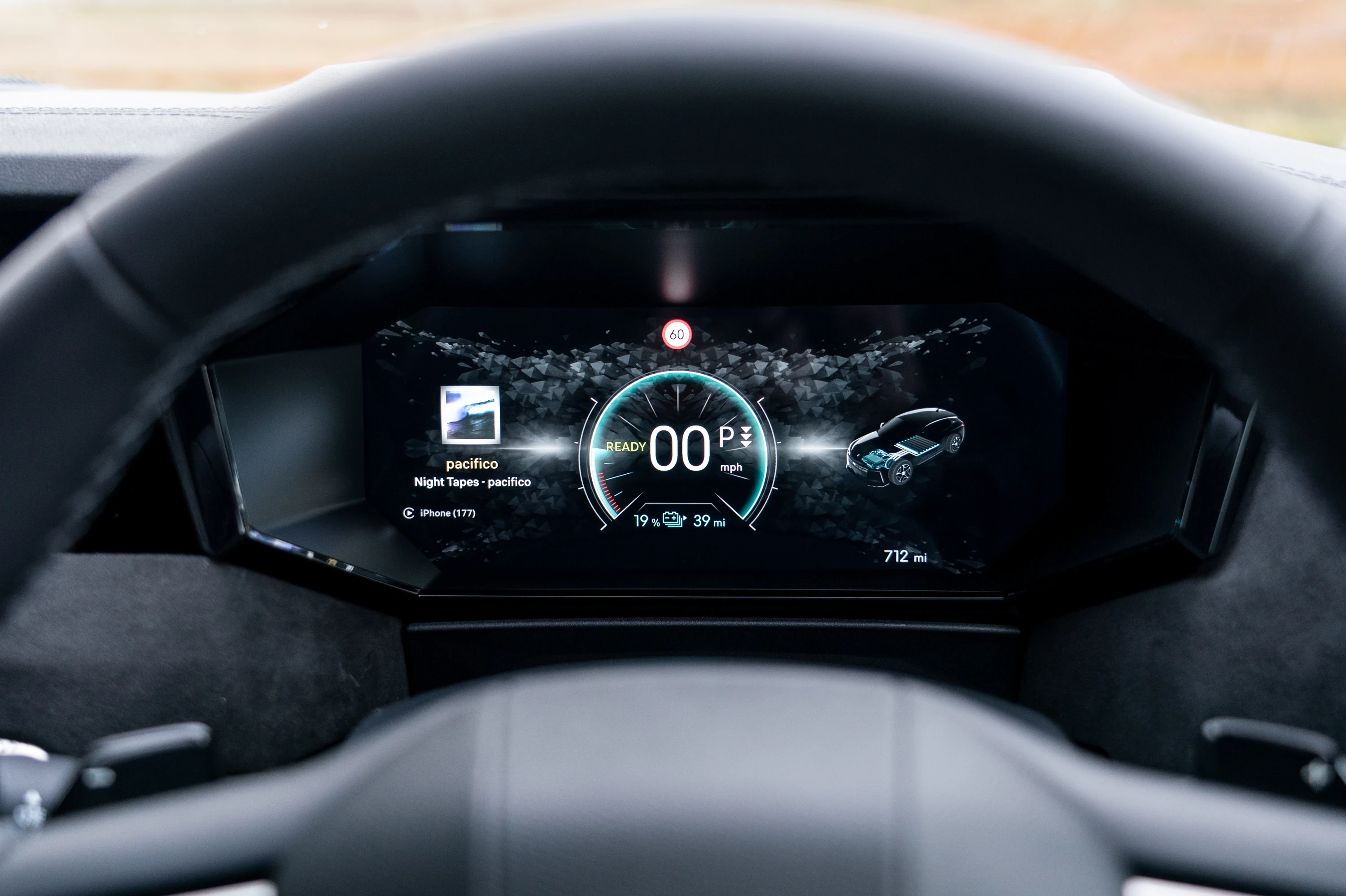 DS N°4 E-Tense 58 kWh screens view