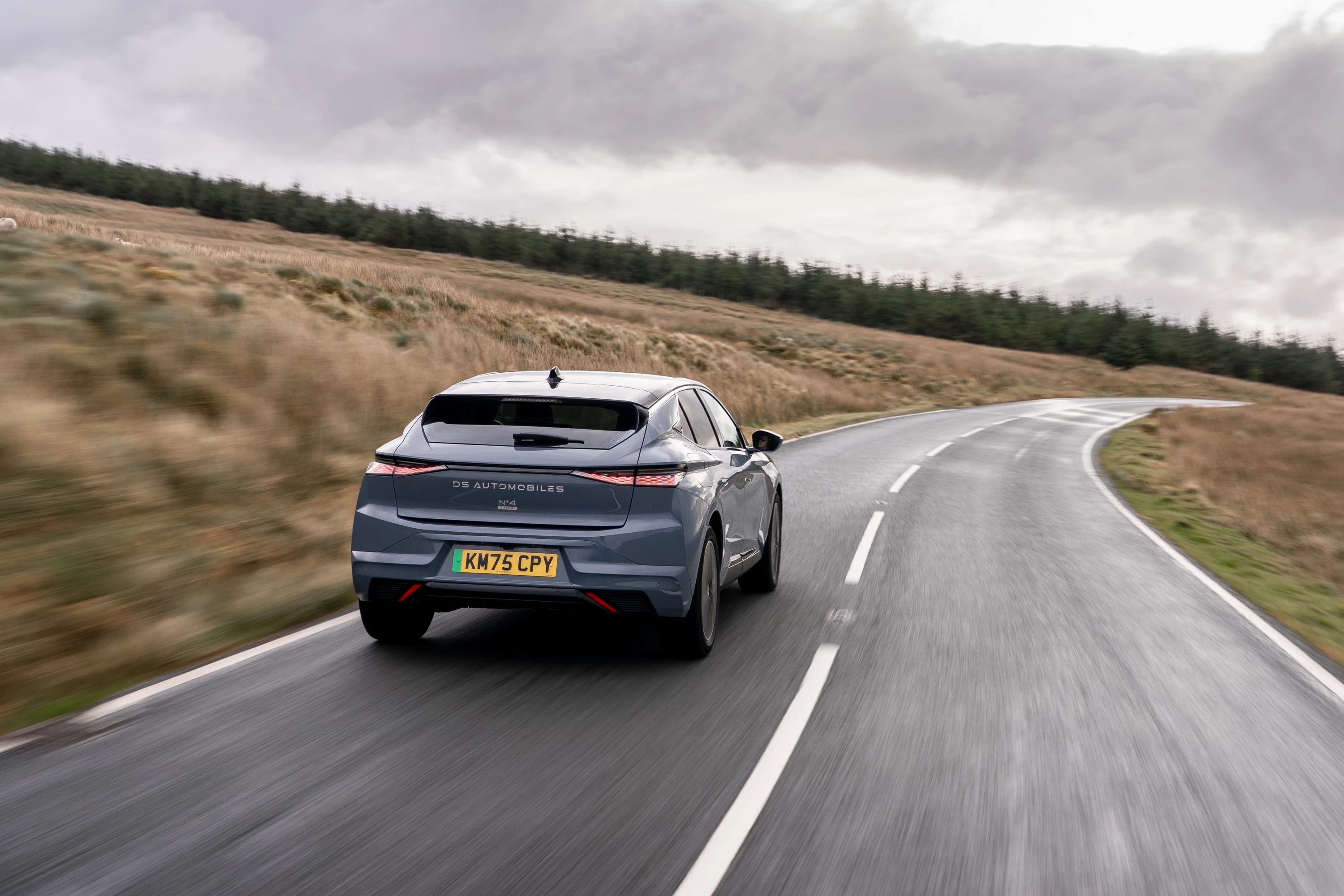DS N°4 E-Tense 58 kWh exterior view