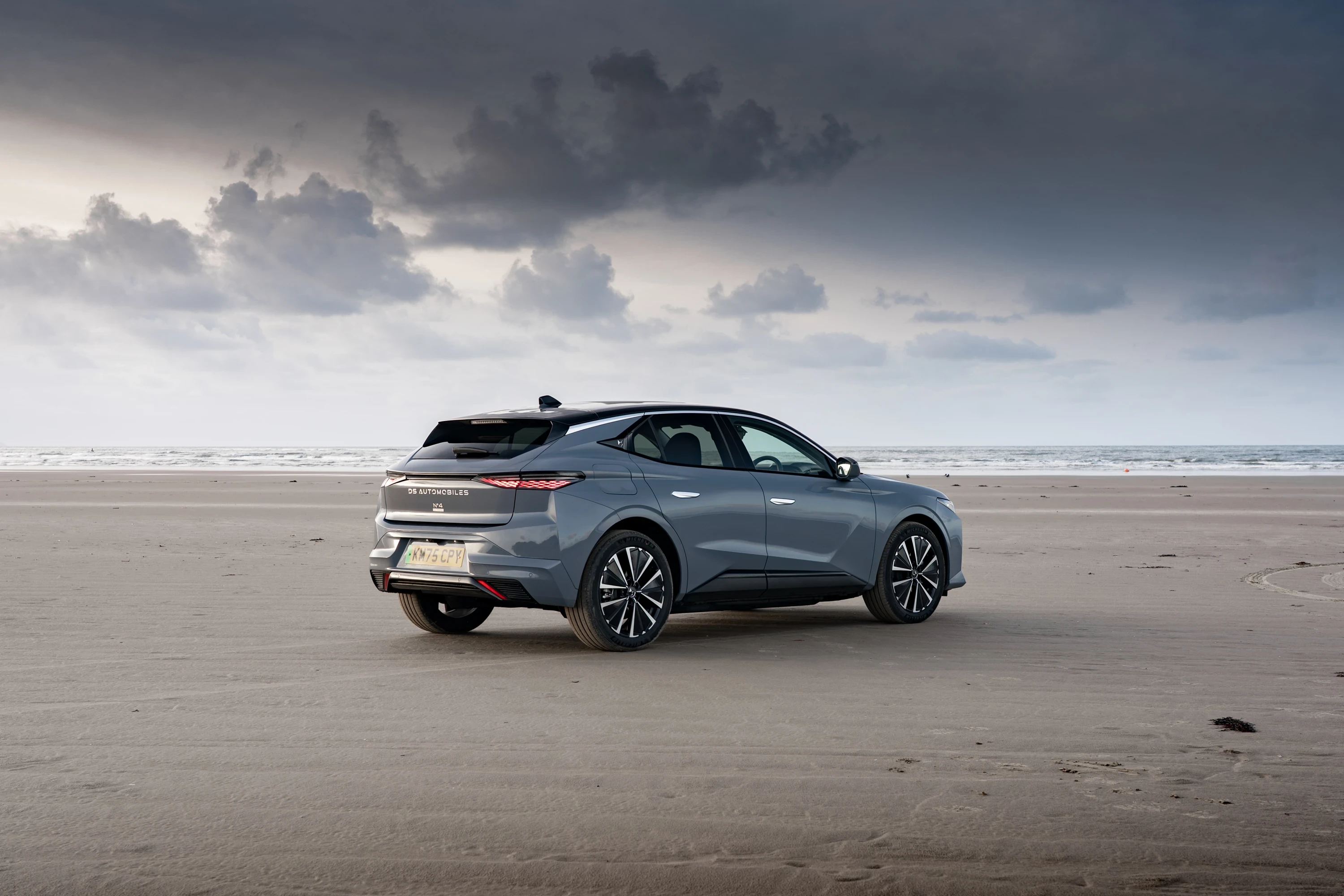 DS N°4 E-Tense 58 kWh exterior view