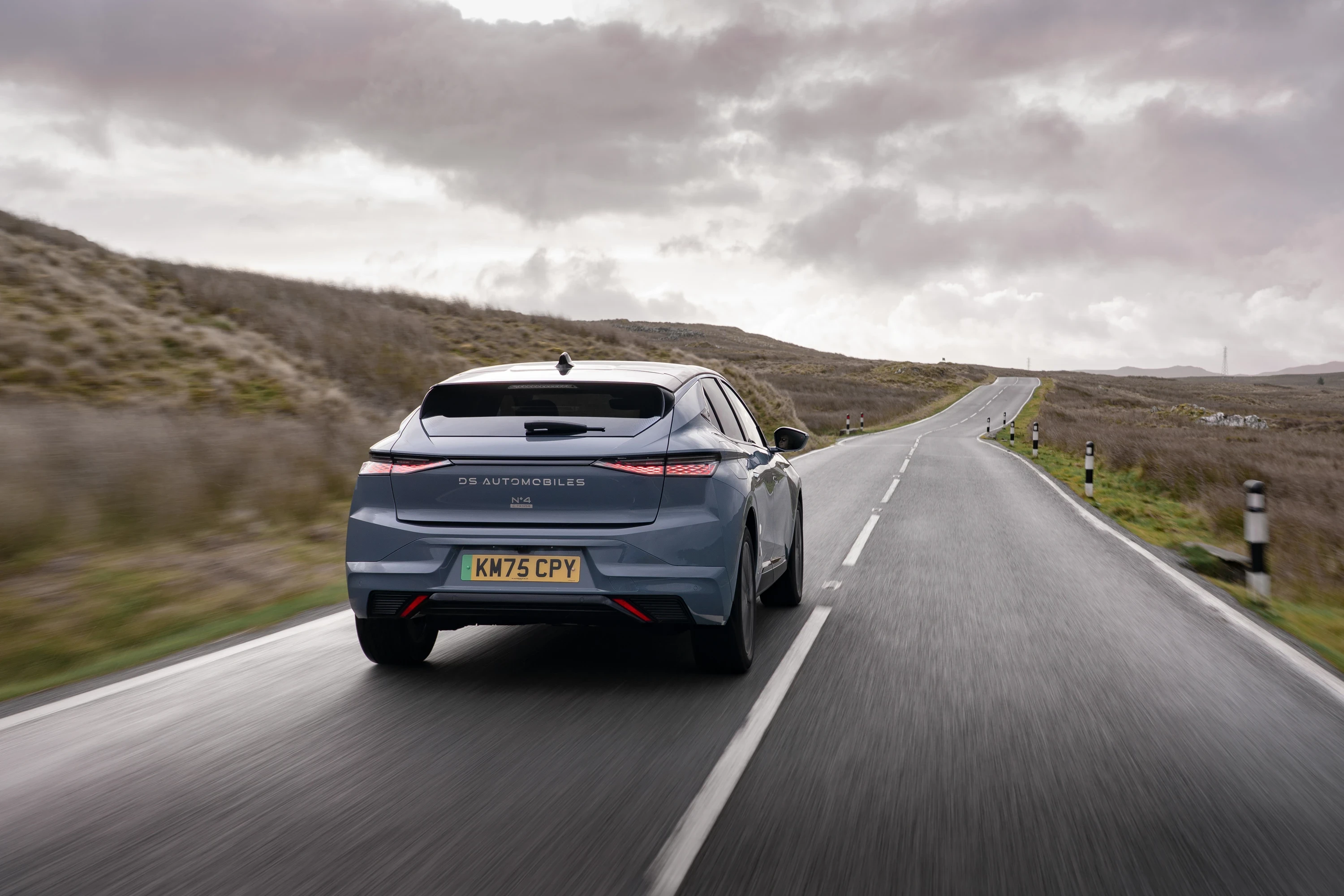 DS N°4 E-Tense 58 kWh exterior view