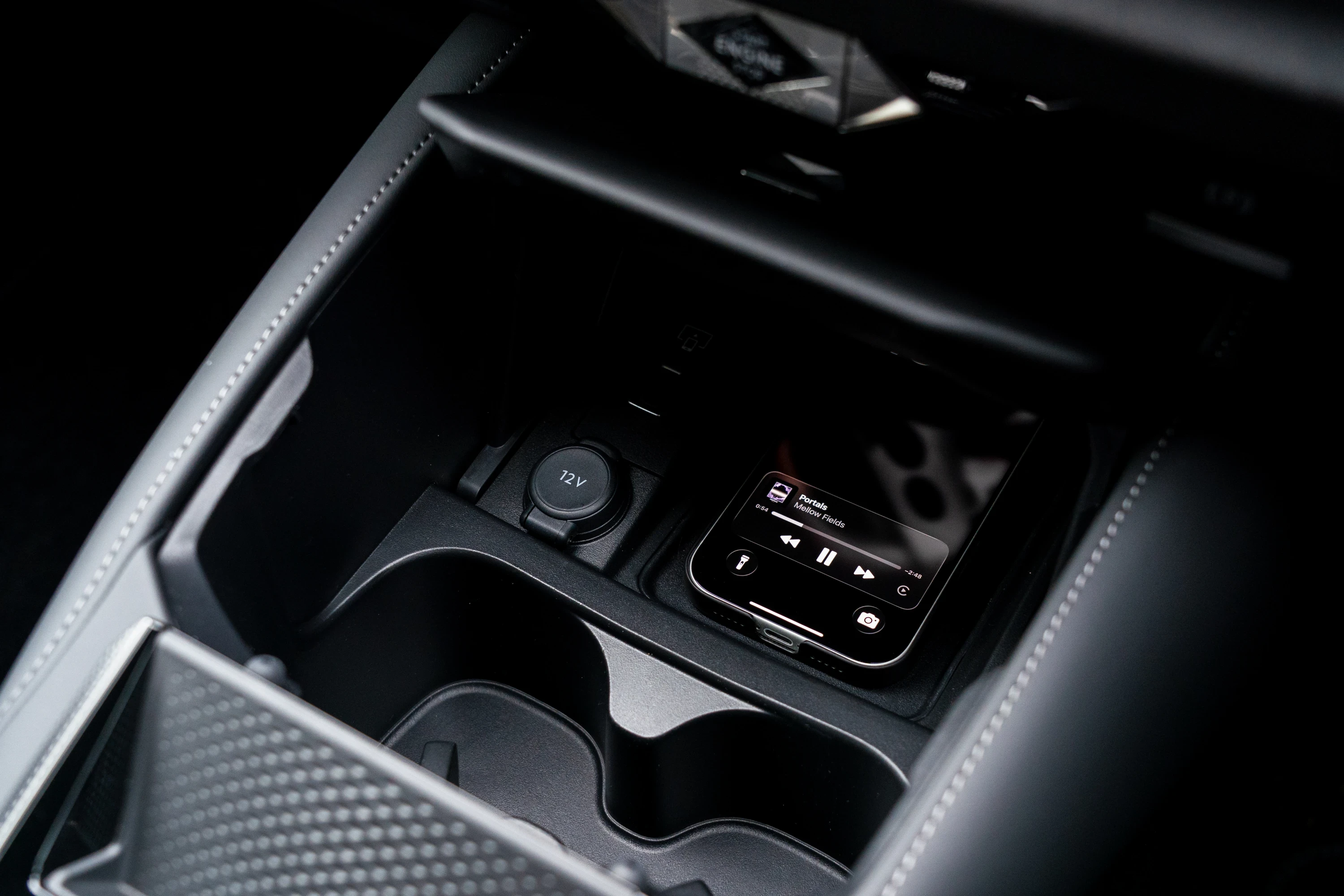 DS N°4 E-Tense 58 kWh details view