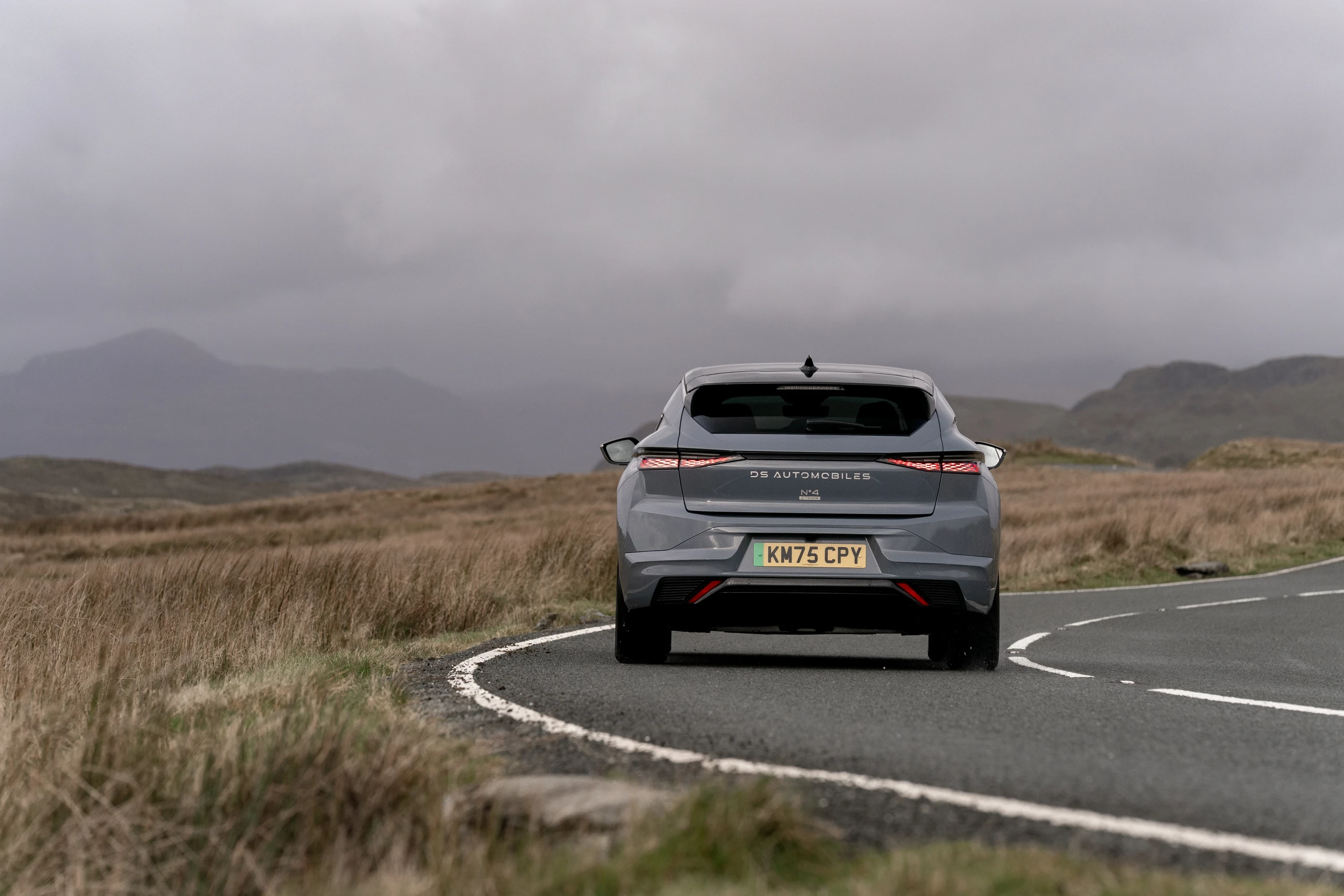 DS N°4 E-Tense 58 kWh exterior view