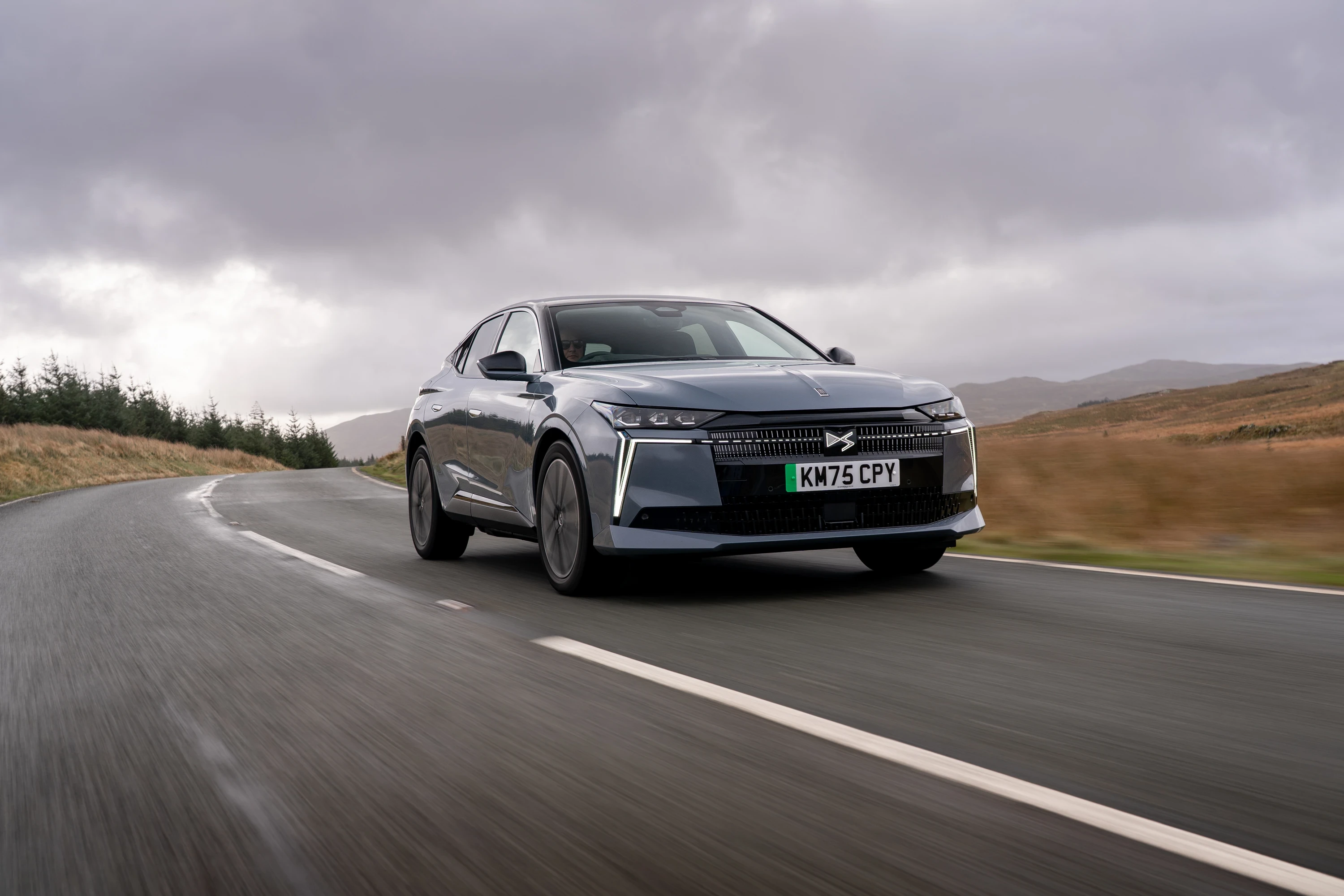 DS N°4 E-Tense 58 kWh exterior view