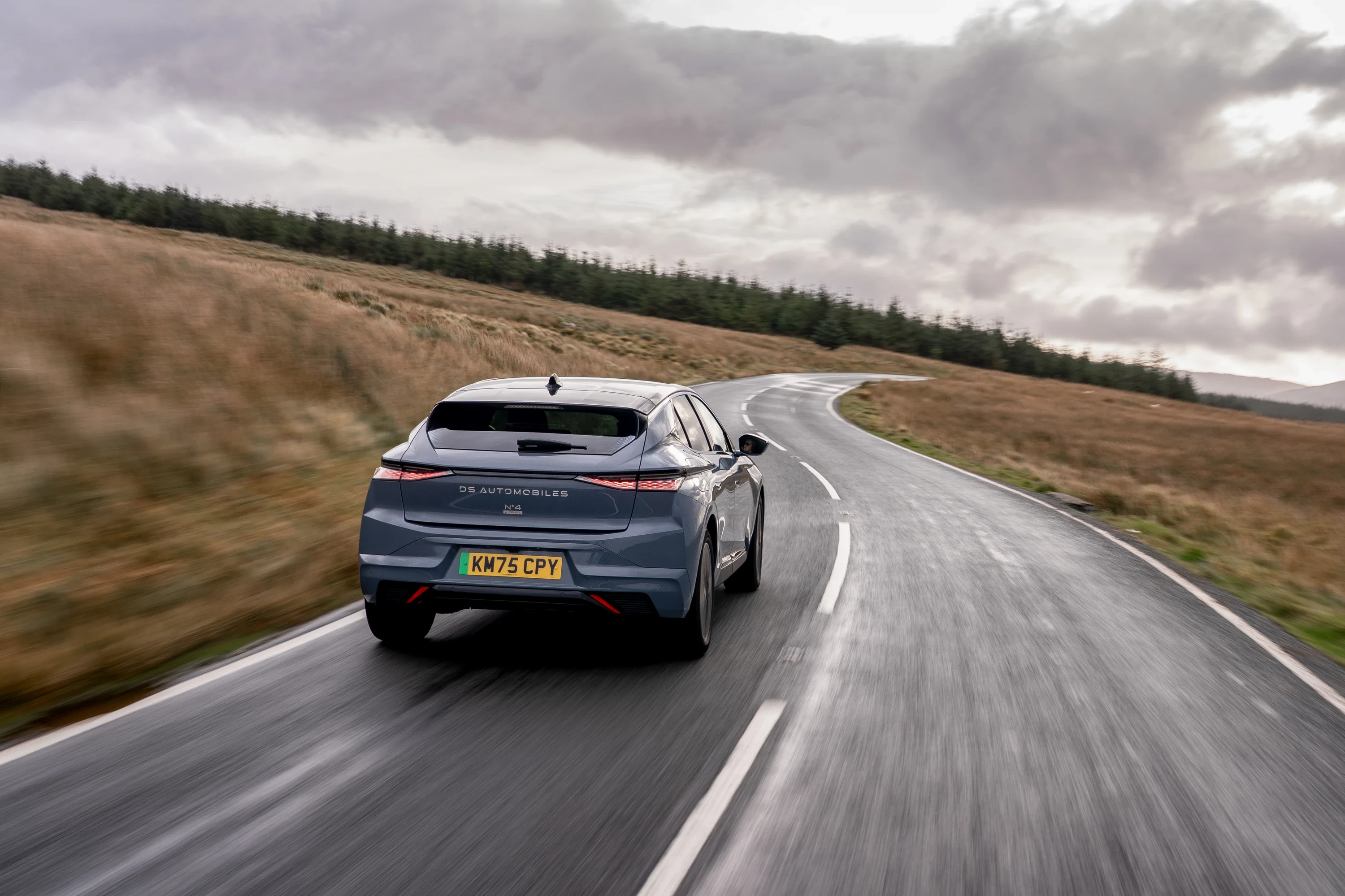 DS N°4 E-Tense 58 kWh exterior view