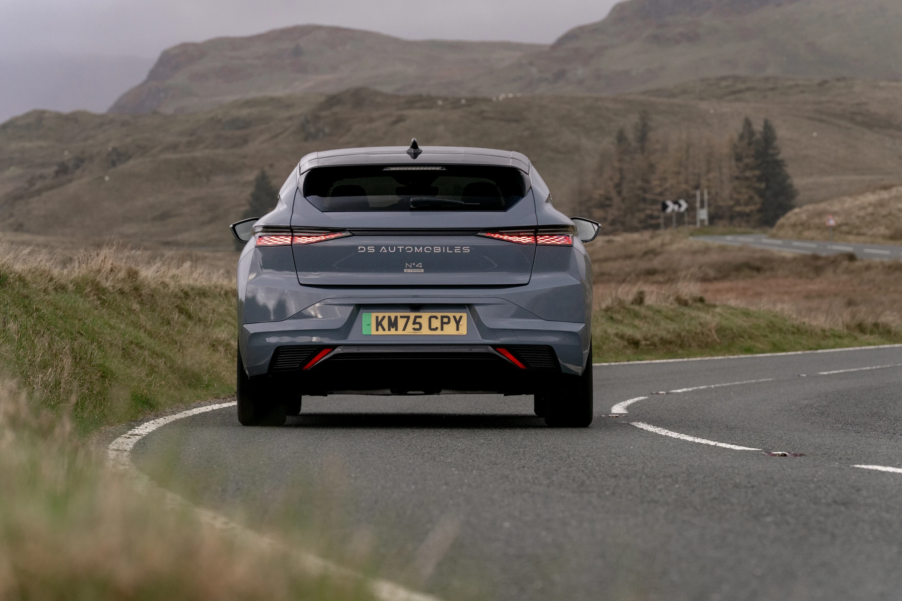 DS N°4 E-Tense 58 kWh exterior view