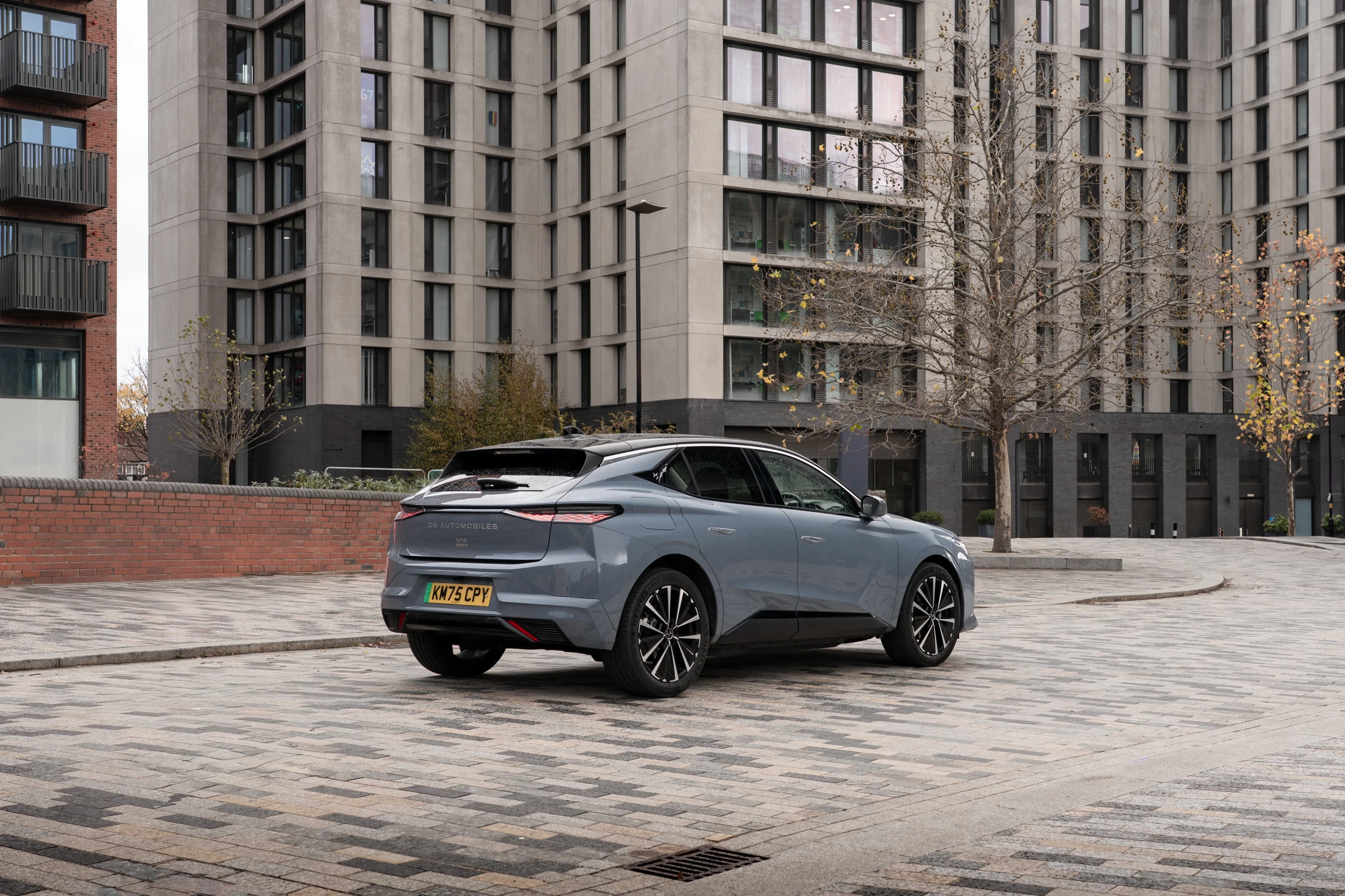DS N°4 E-Tense 58 kWh exterior view