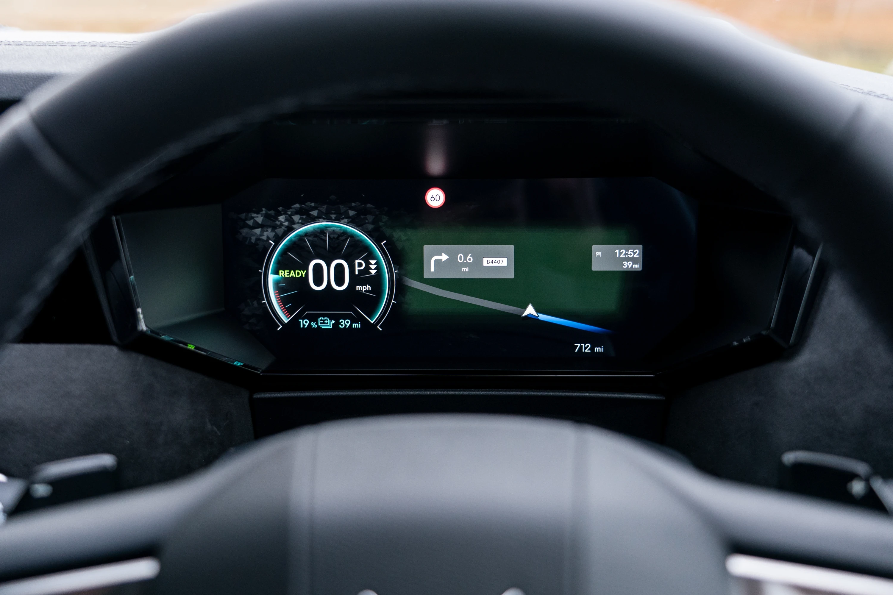 DS N°4 E-Tense 58 kWh screens view