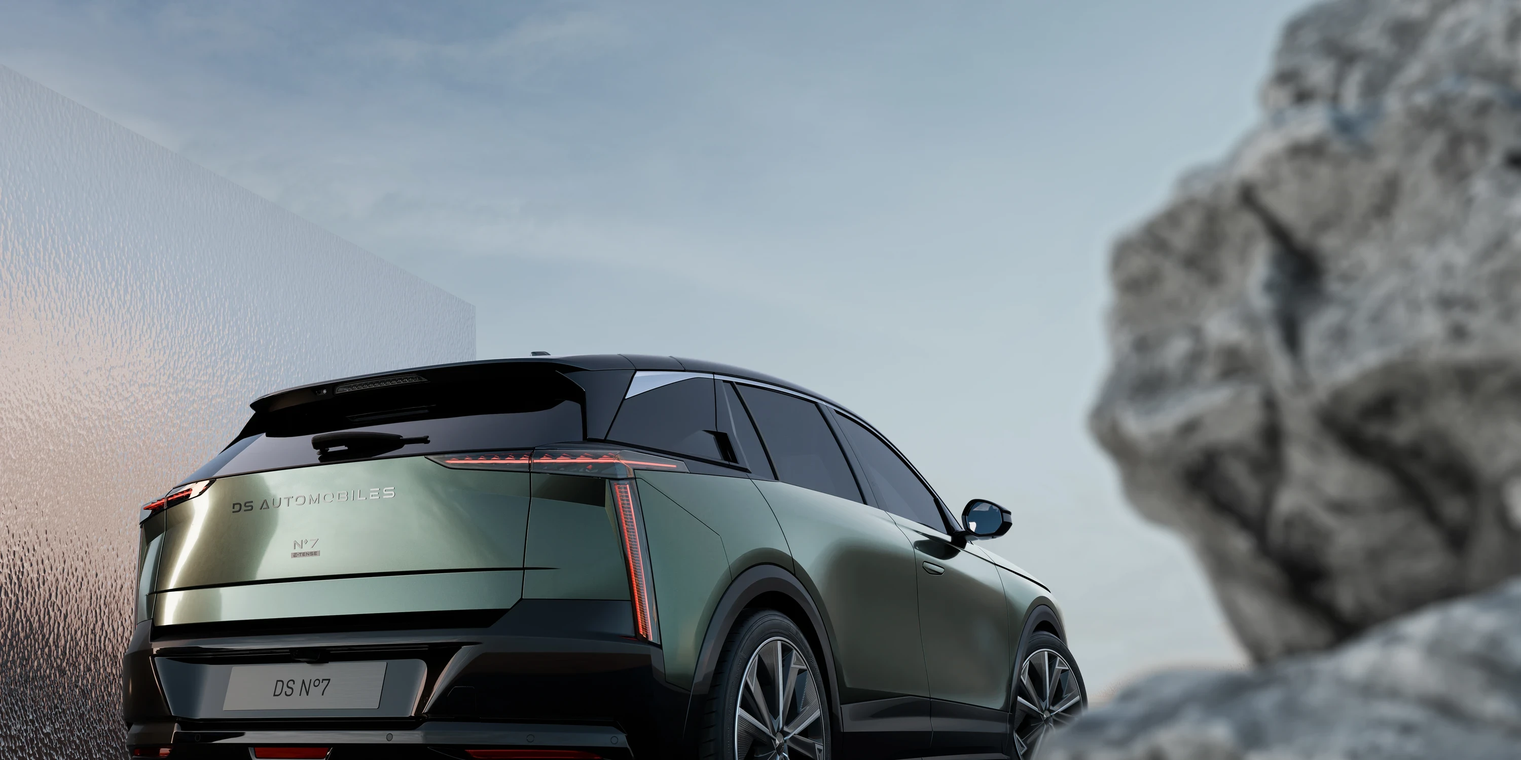 DS N°7 E-Tense FWD exterior view