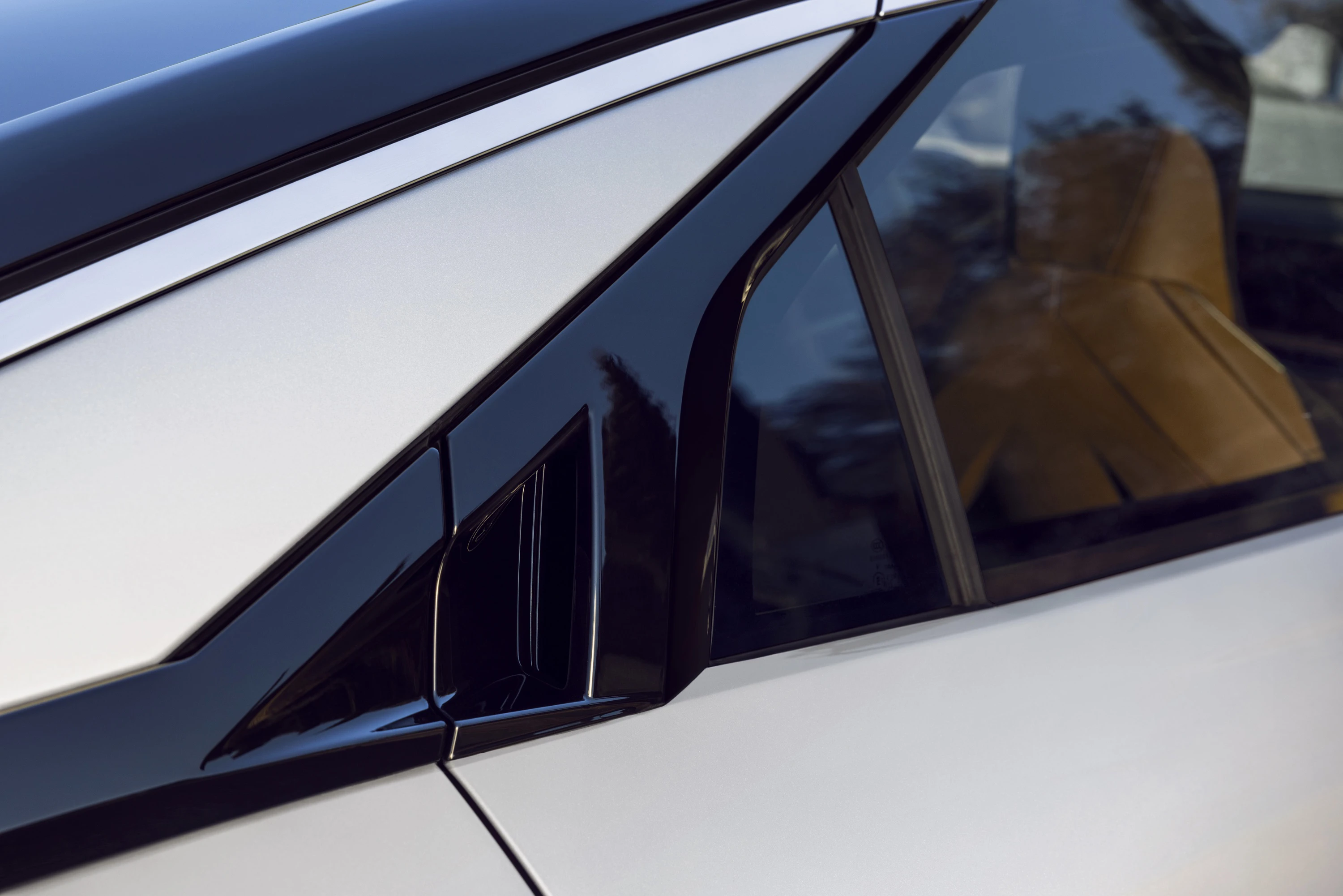 DS N°8 FWD Long Range details view