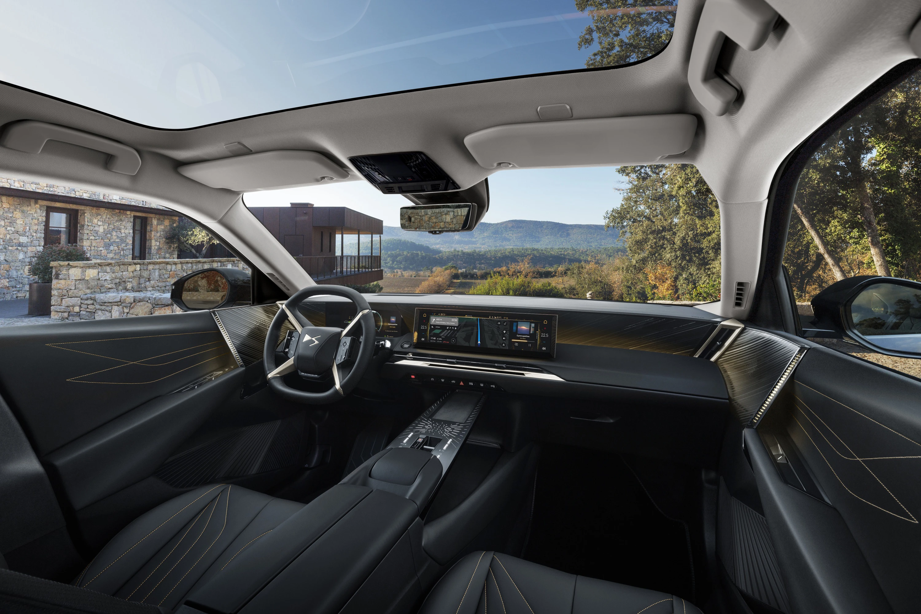 DS N°8 FWD Long Range interior view