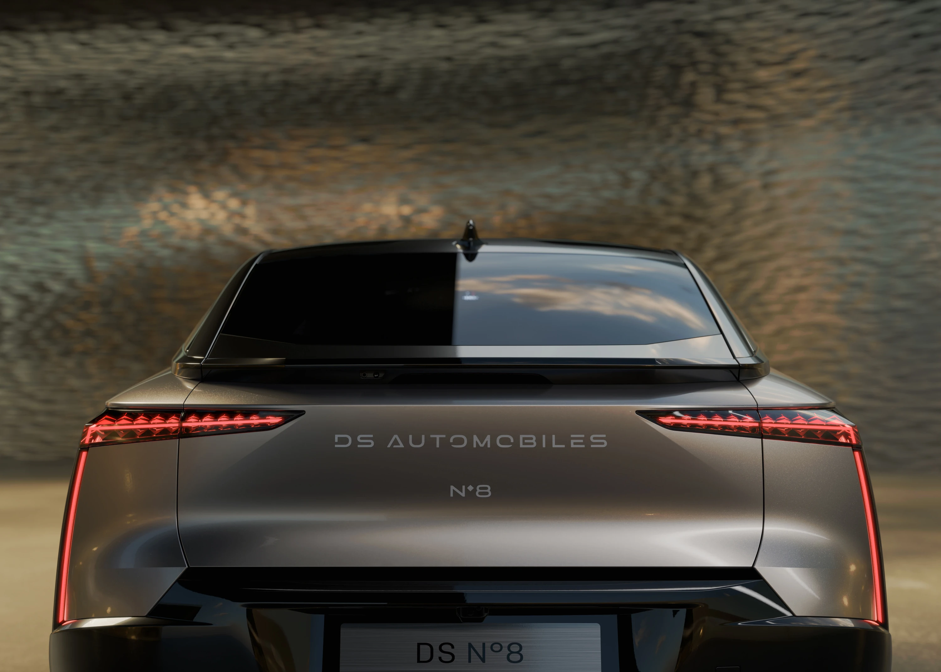DS N°8 FWD Long Range taillights view