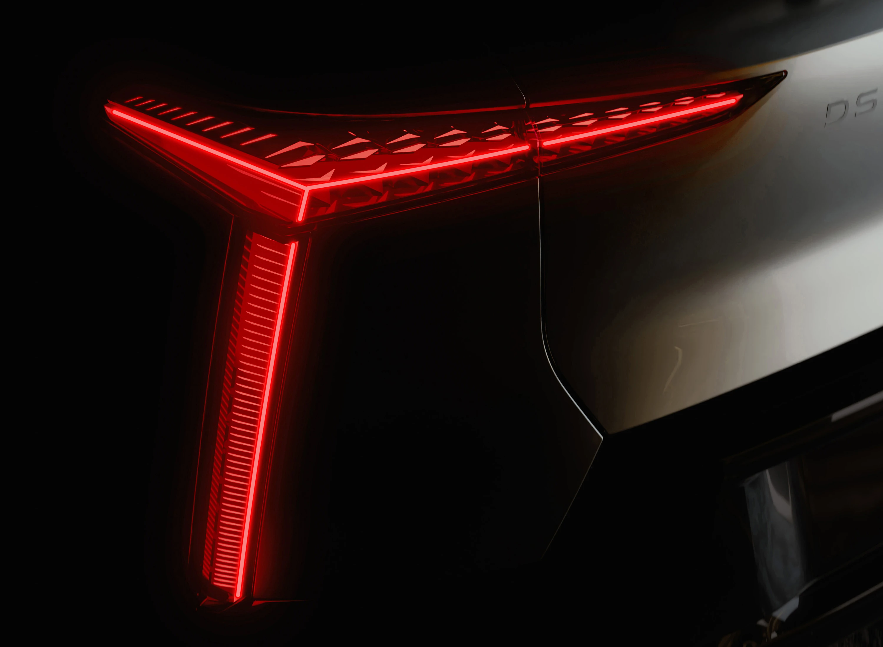 DS N°8 FWD Long Range taillights view