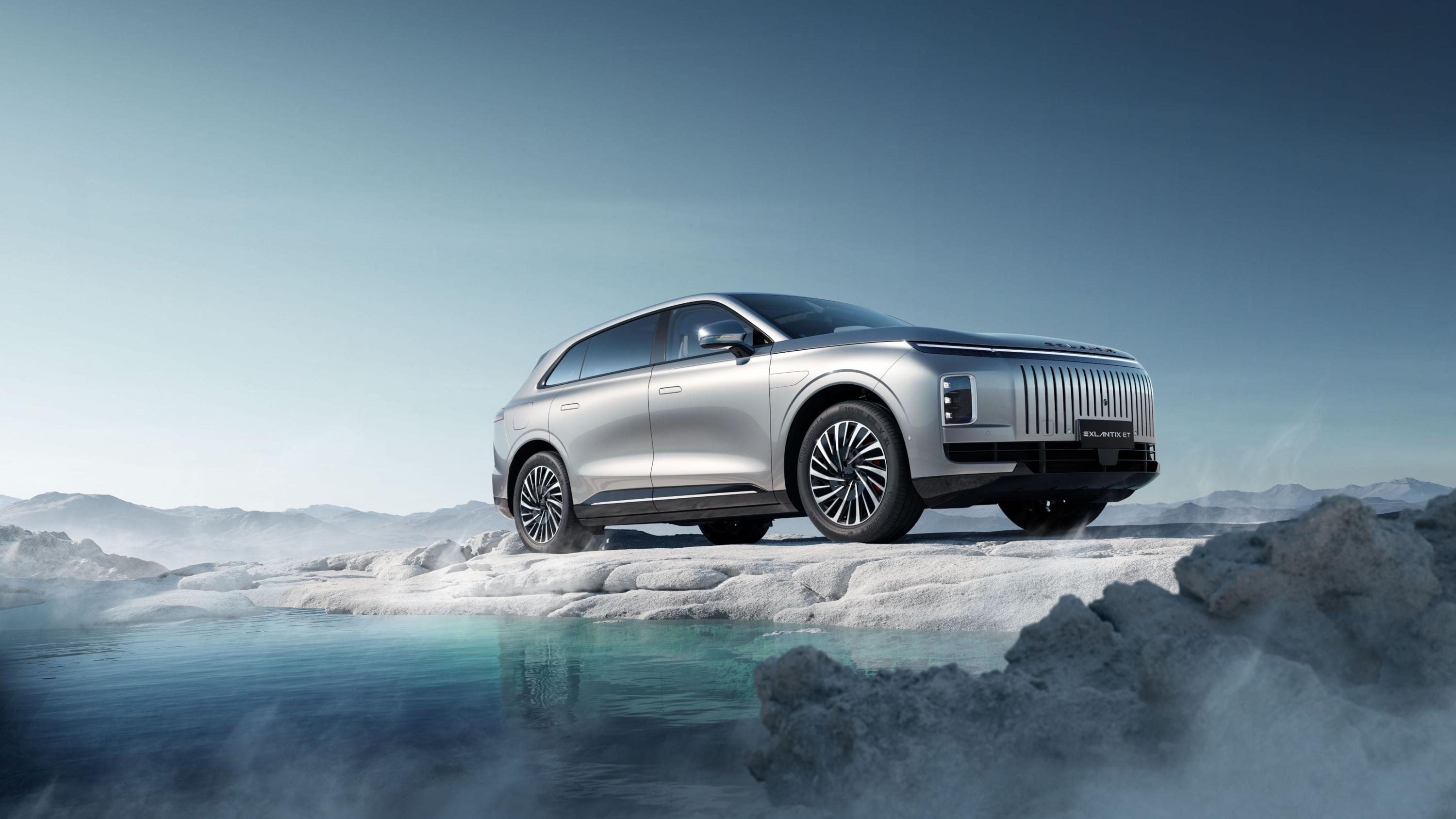 Exlantix ET 100kWh AWD exterior view