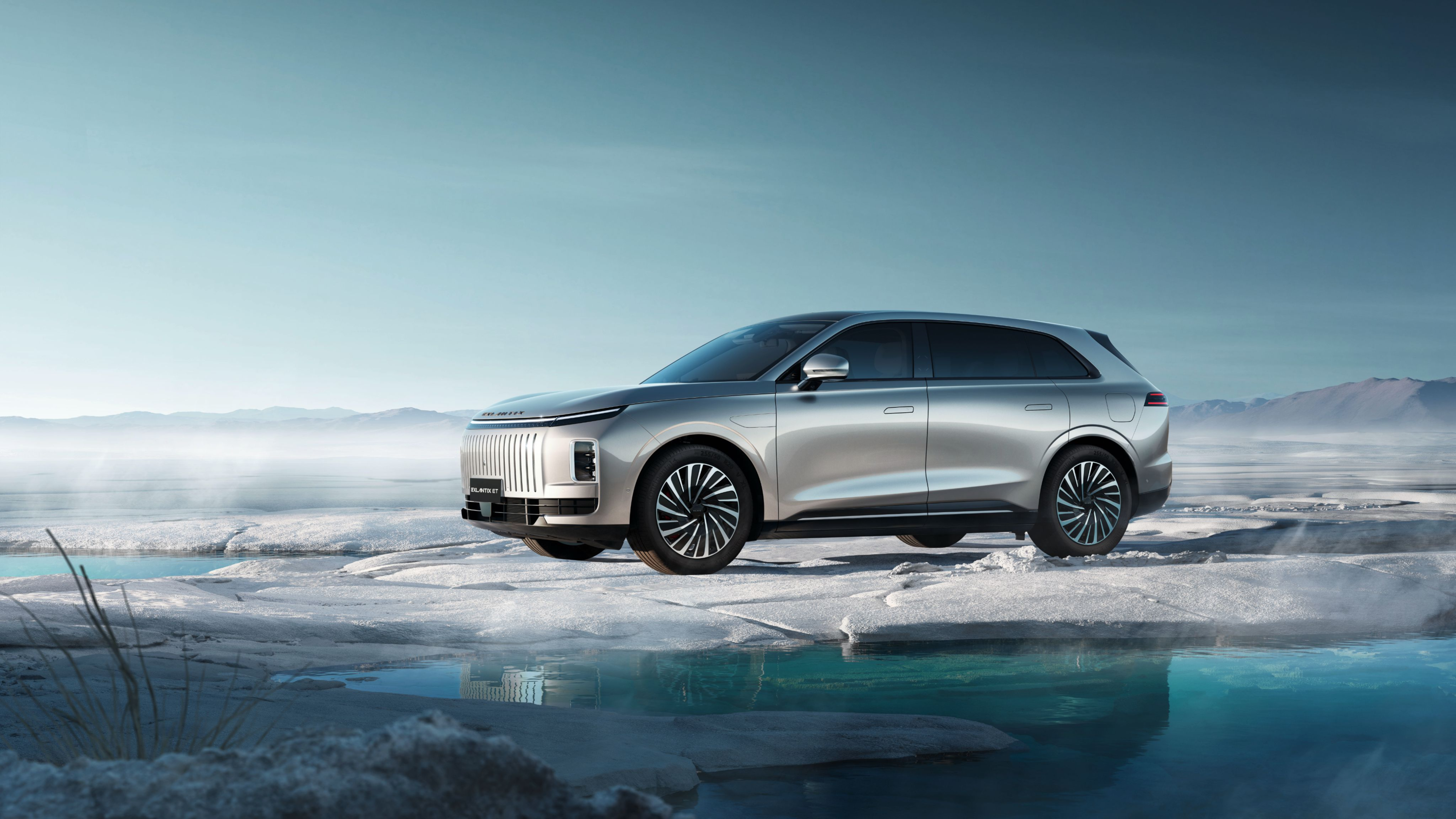 Exlantix ET 100kWh AWD exterior view