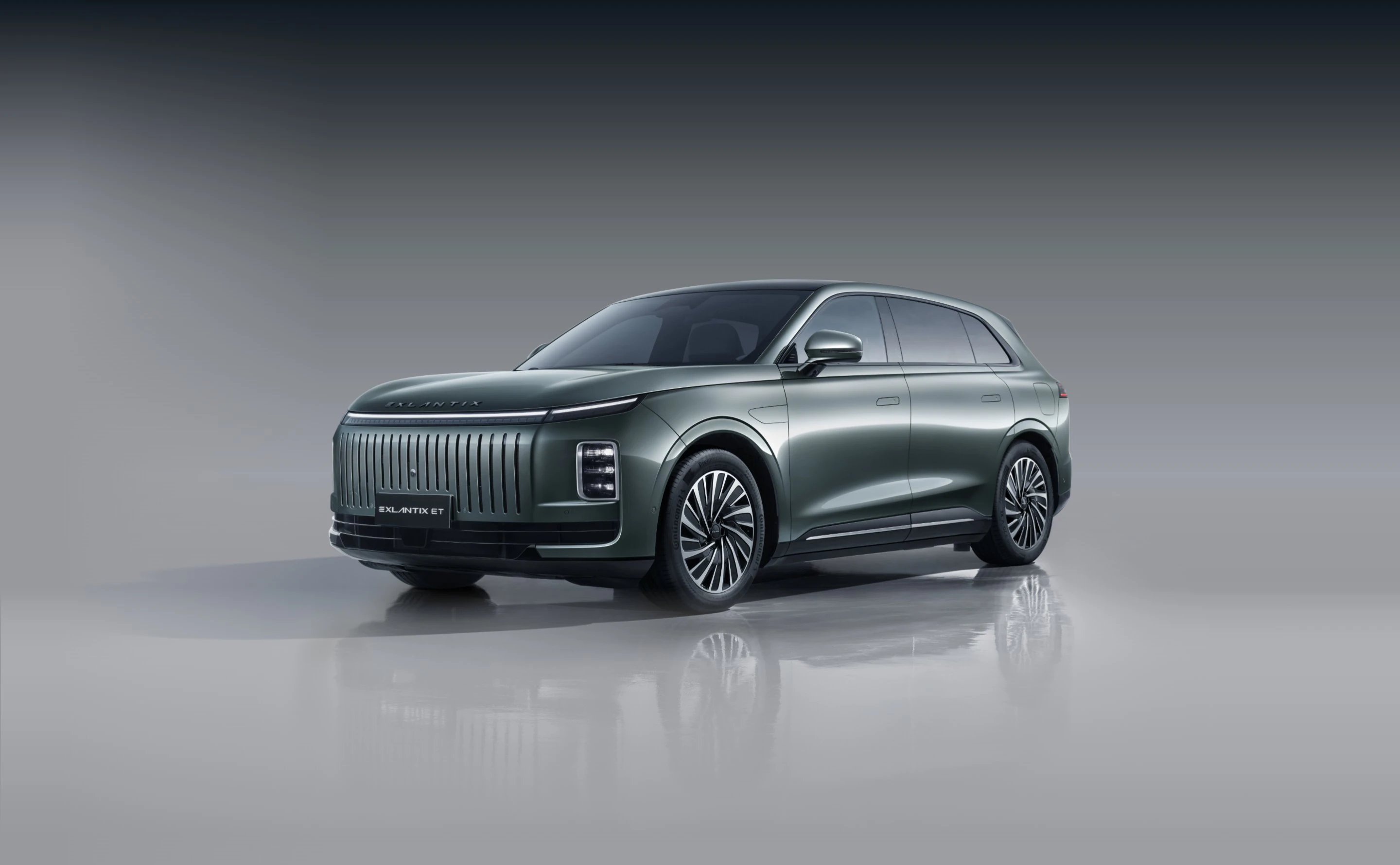 Exlantix ET 100kWh AWD exterior view