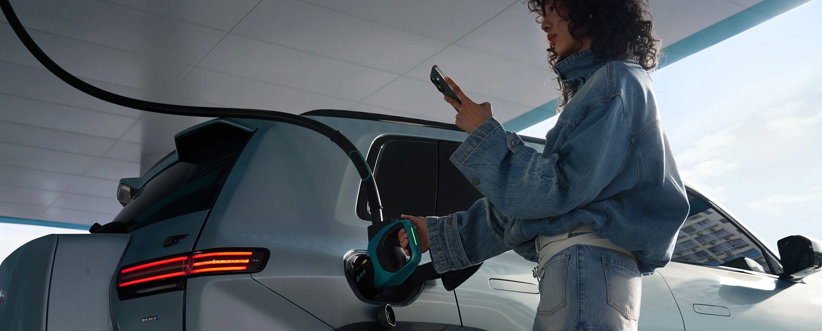 Fangchengbao Tai 3 76 kWh AWD Flash charging view