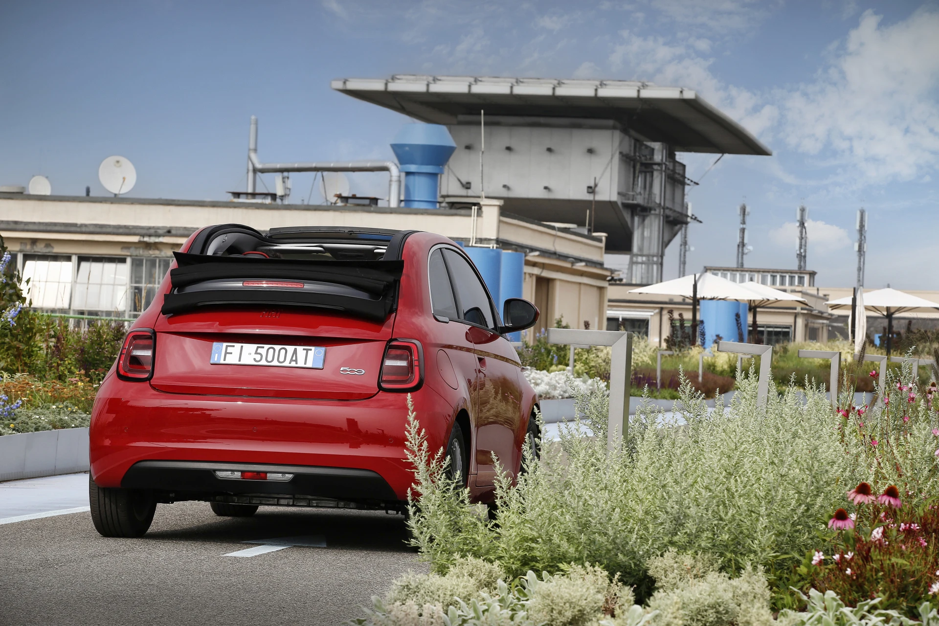 Fiat 500e 24 kWh exterior view