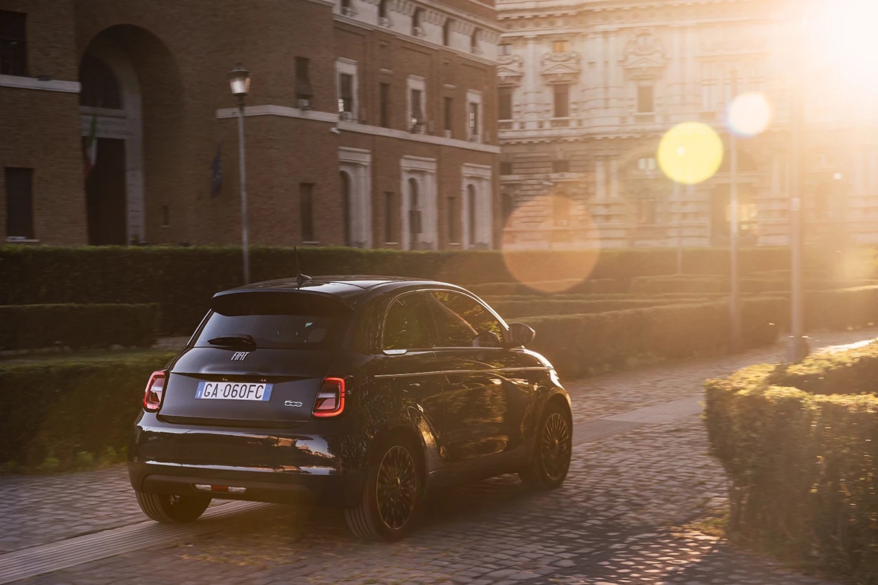 Fiat 500e 24 kWh exterior view