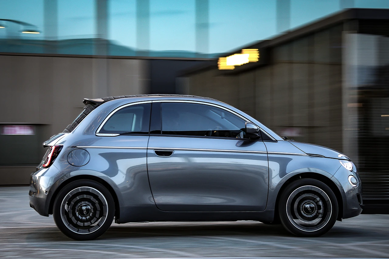 Fiat 500e 24 kWh exterior view