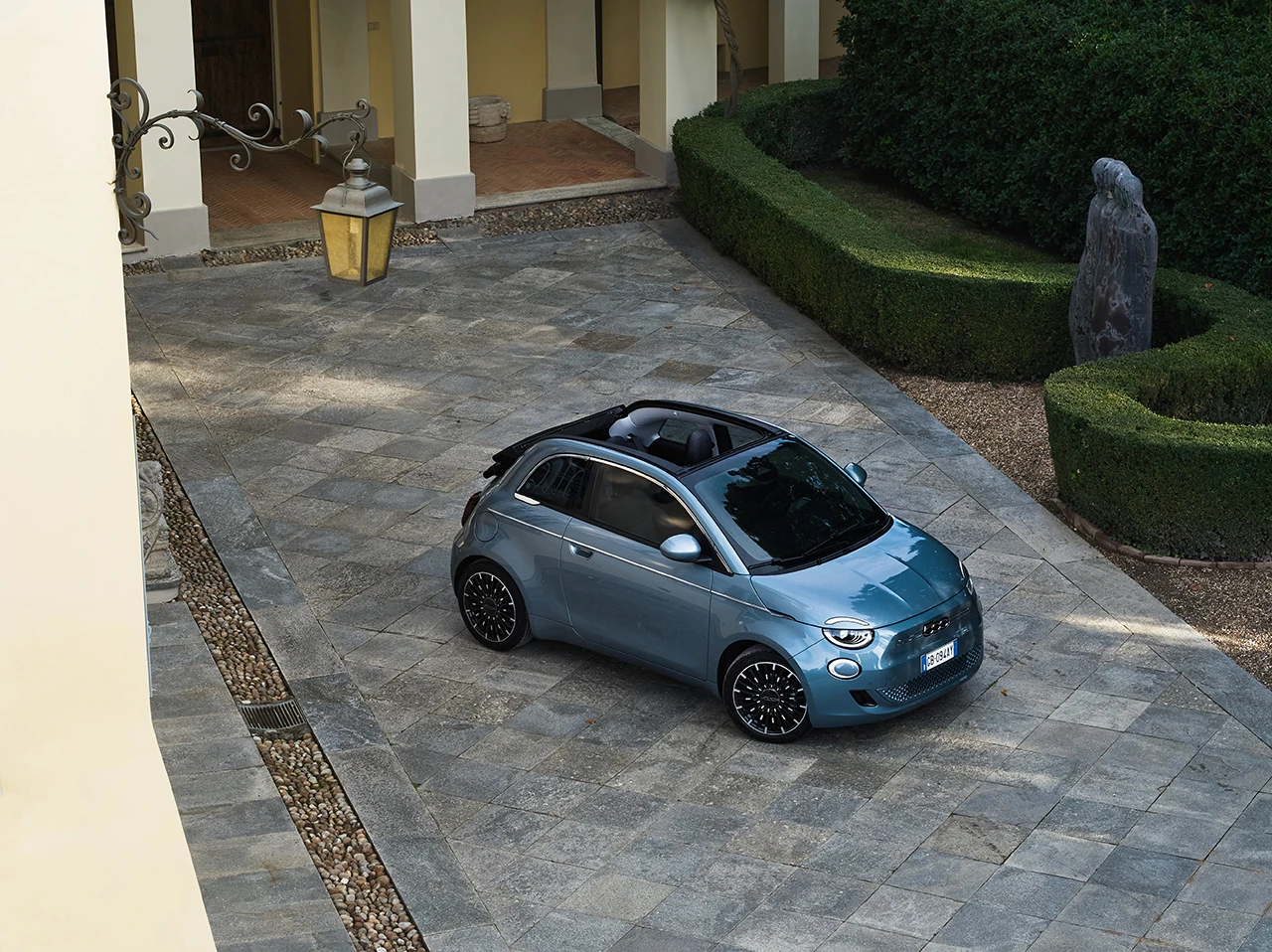 Fiat 500e 24 kWh exterior view