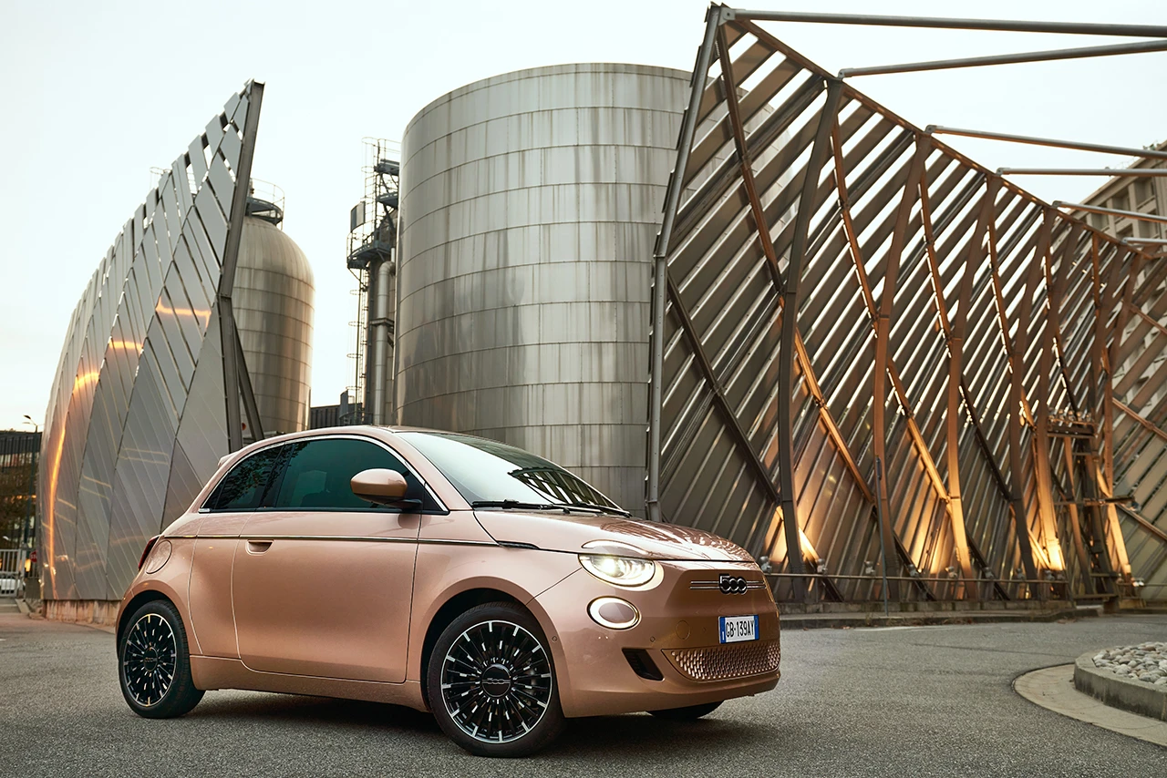Fiat 500e 24 kWh exterior view