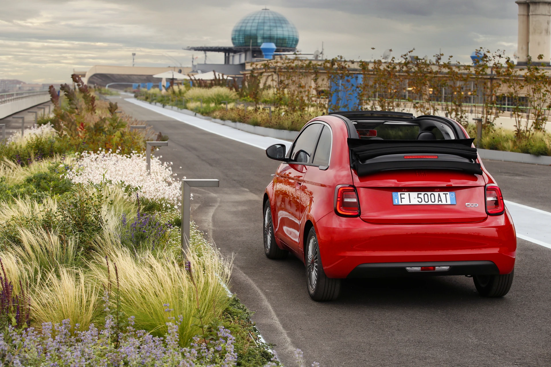 Fiat 500e 24 kWh exterior view