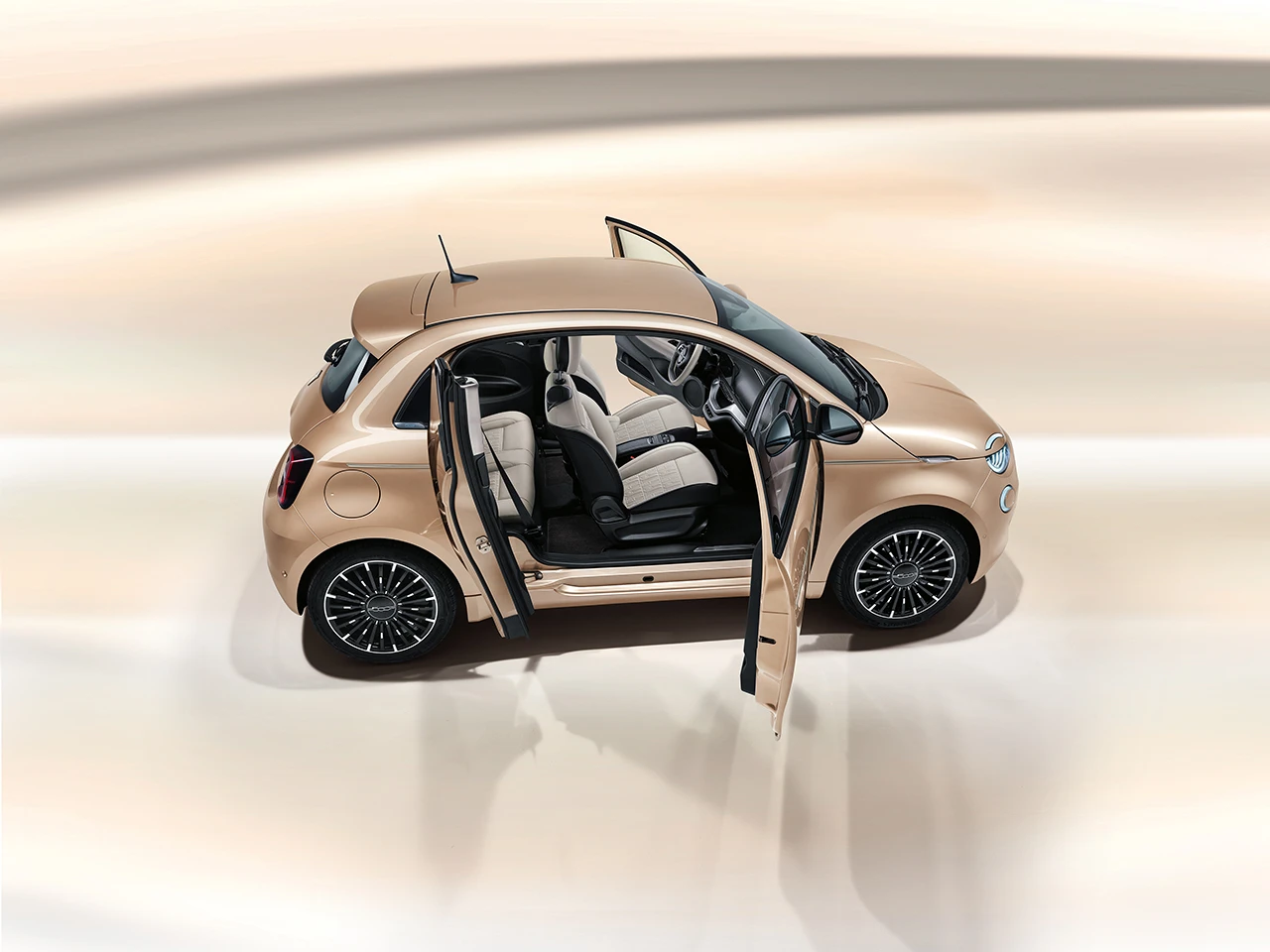 Fiat 500e 24 kWh door view