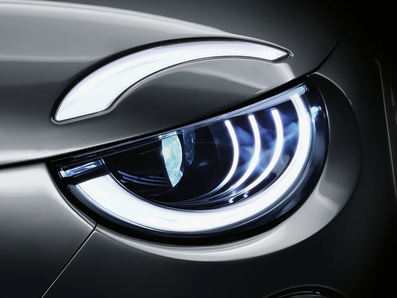 Fiat 500e 24 kWh headlights view