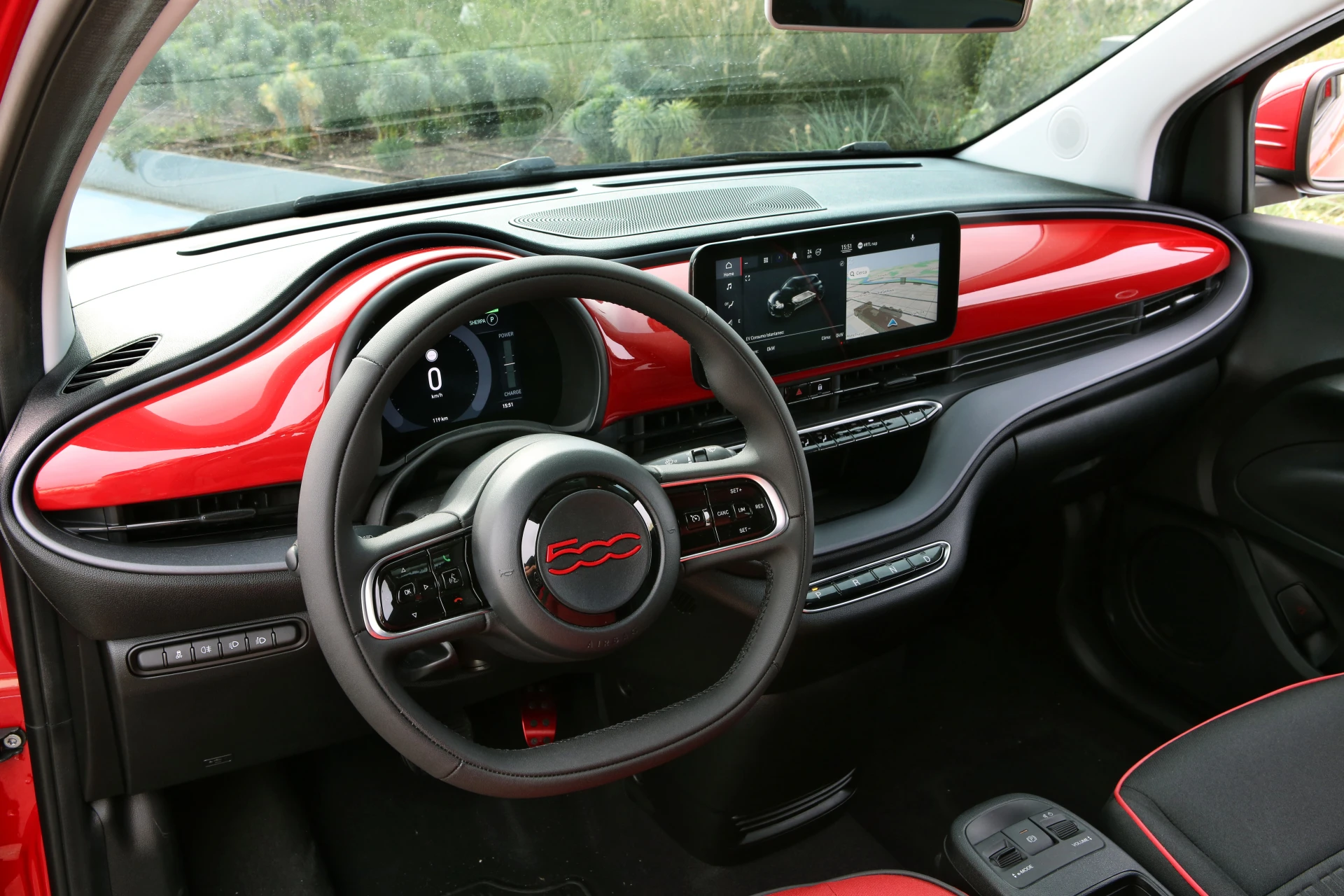 Fiat 500e 24 kWh interior view
