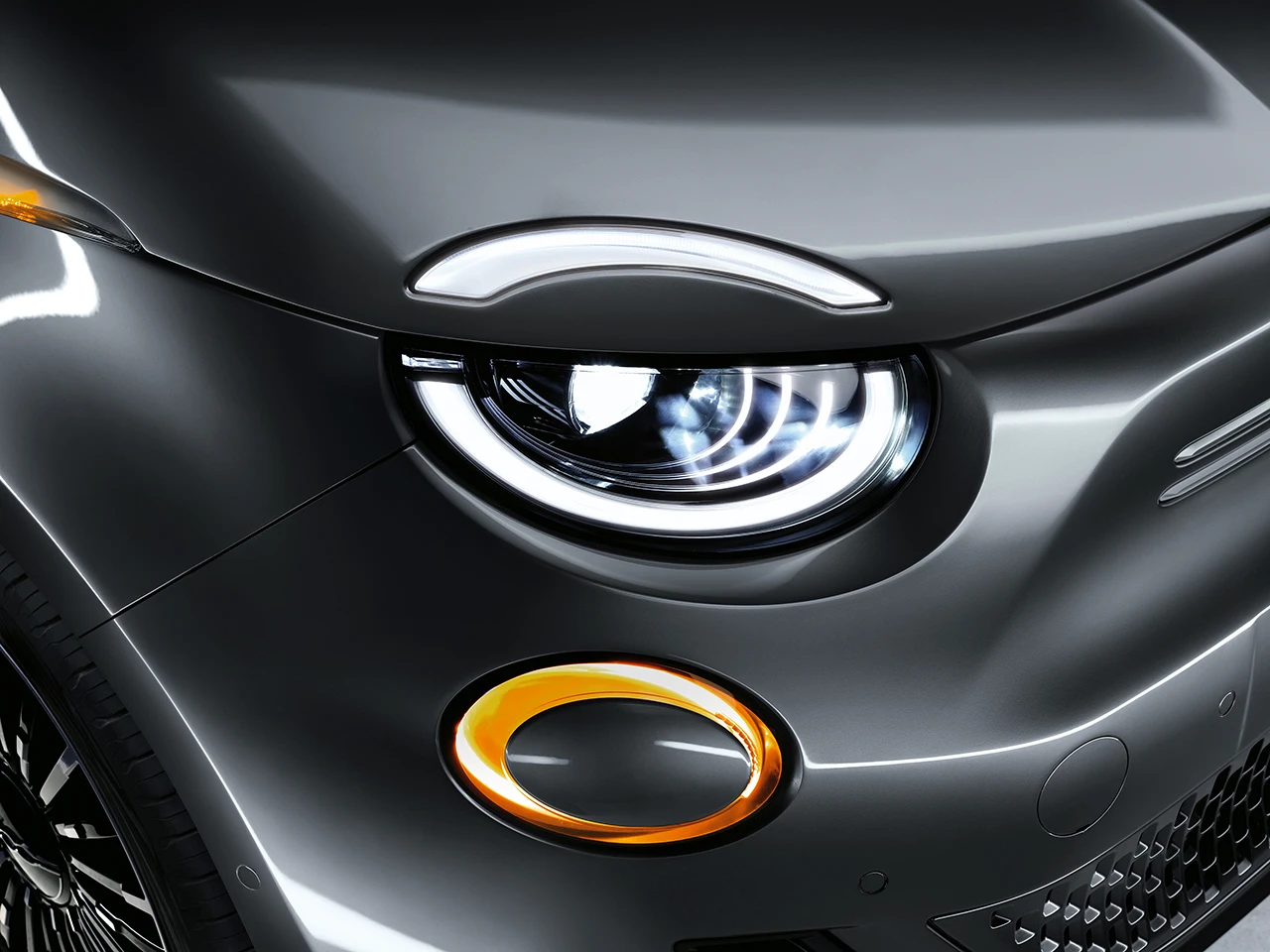 Fiat 500e 24 kWh headlights view