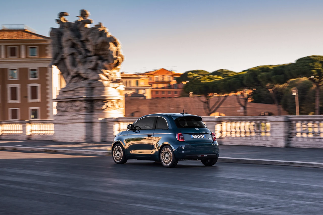 Fiat 500e 24 kWh exterior view