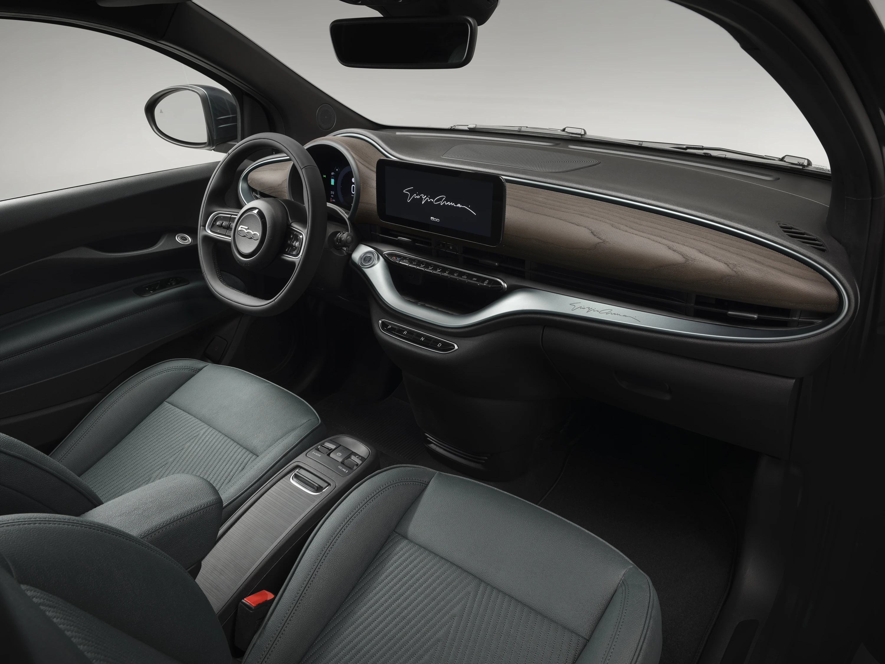 Fiat 500e 42 kWh interior view