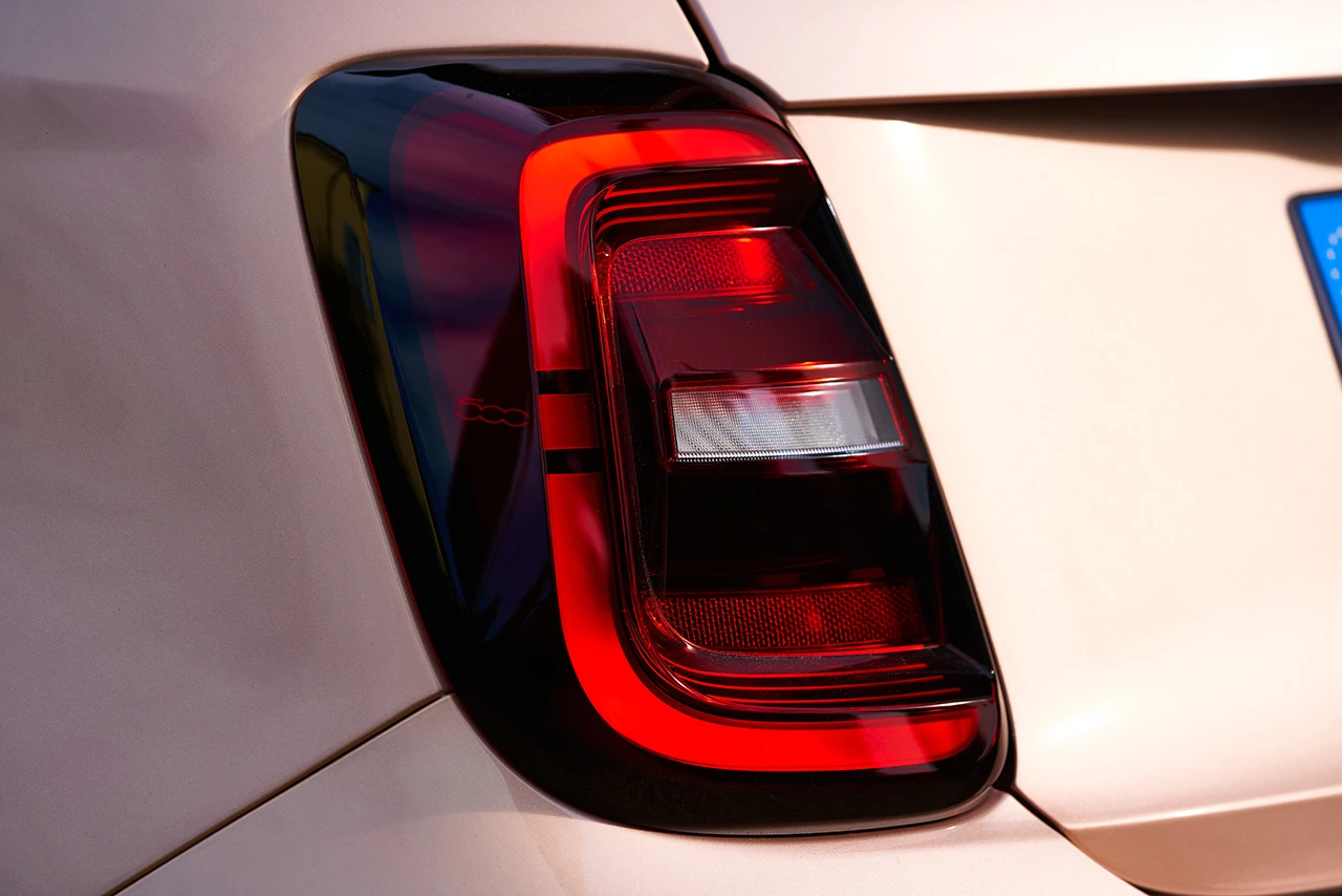 Fiat 500e 42 kWh taillights view