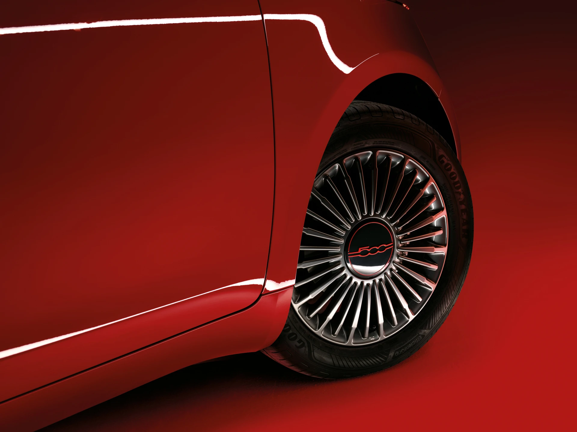 Fiat 500e 42 kWh wheels view