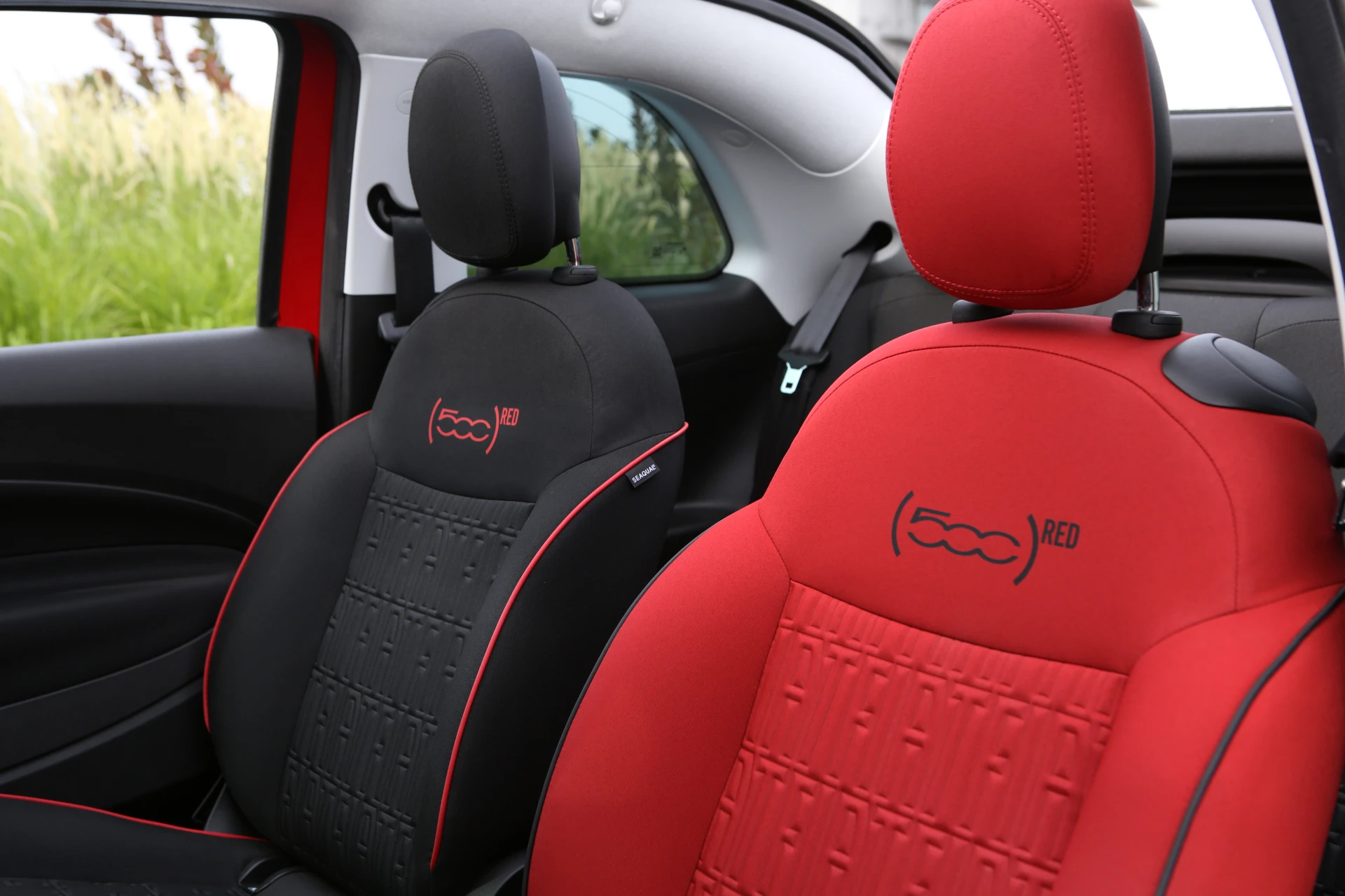 Fiat 500e 42 kWh frontseats view
