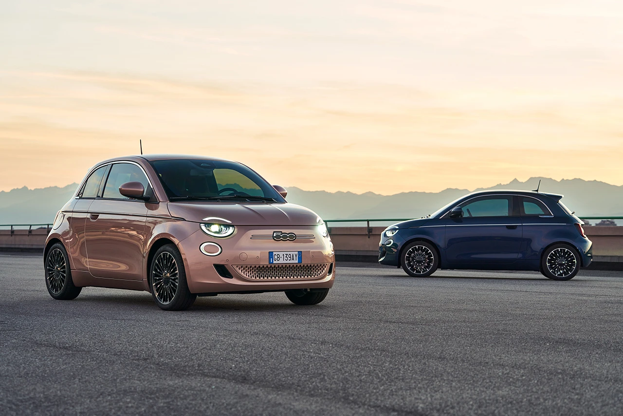 Fiat 500e 42 kWh exterior view