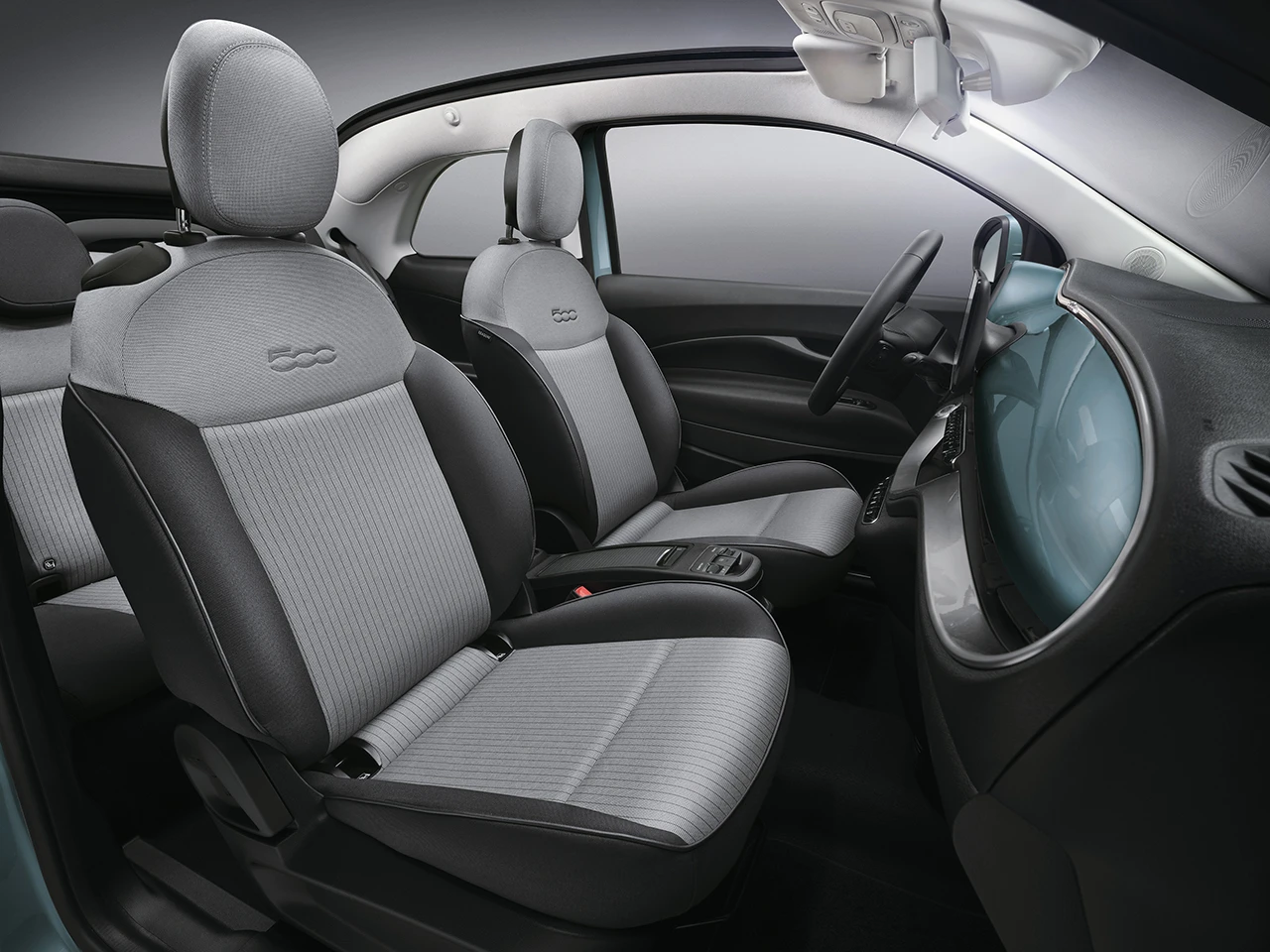 Fiat 500e 42 kWh frontseats view
